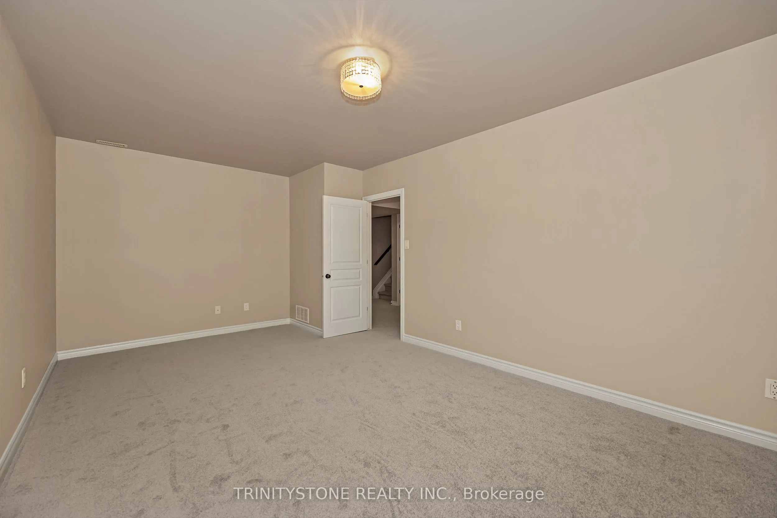 452 Landswood Way