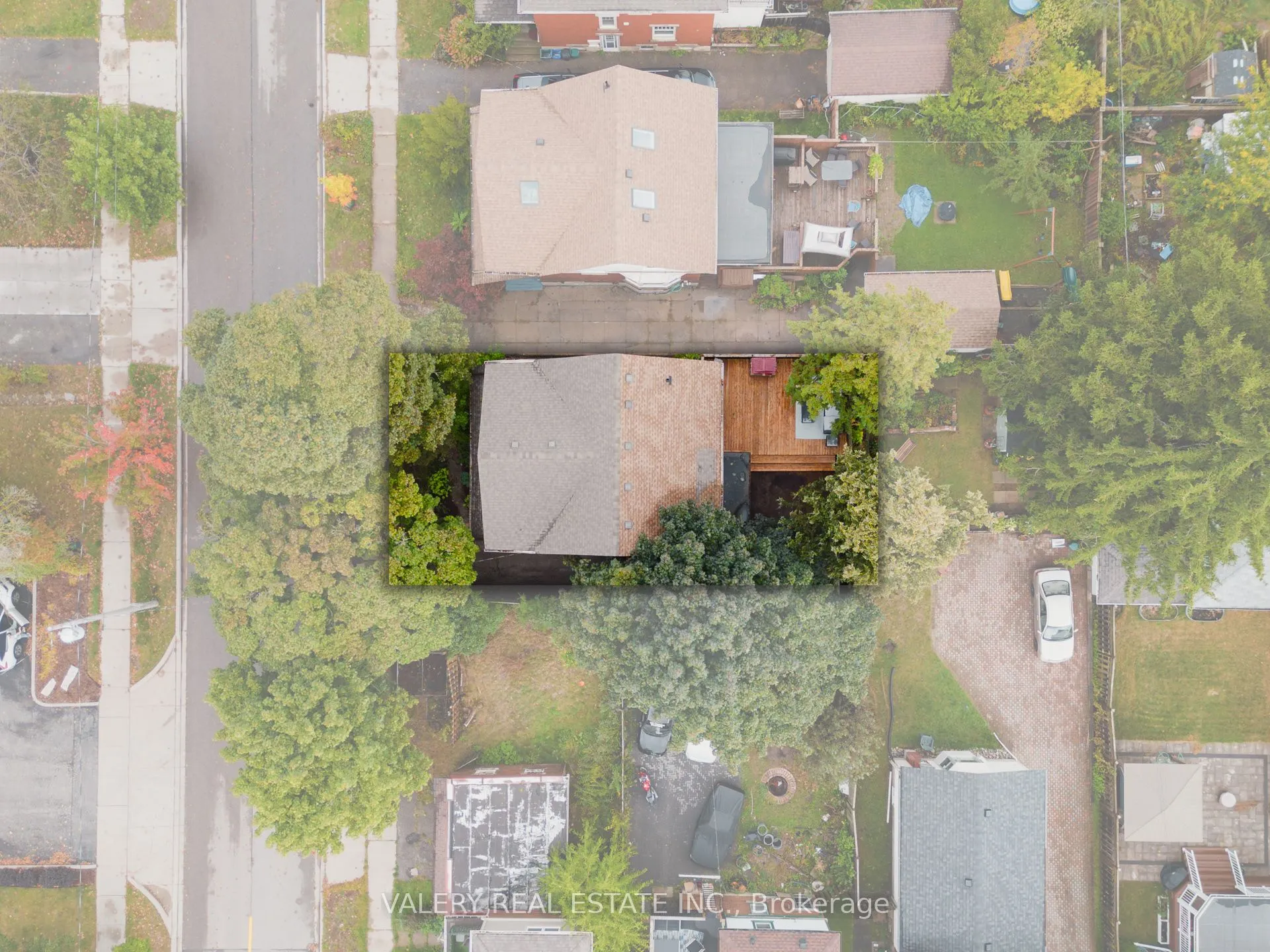 81 Pandora Avenue N