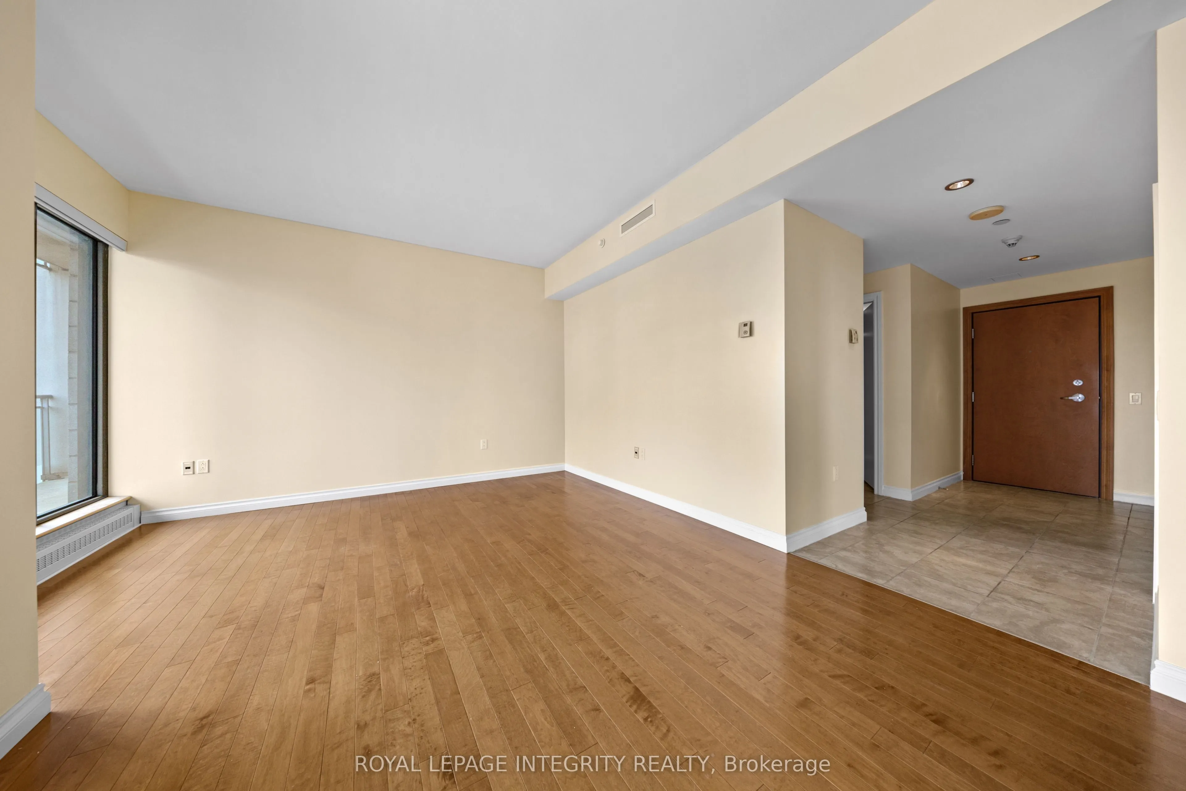 90 George Street, #1207