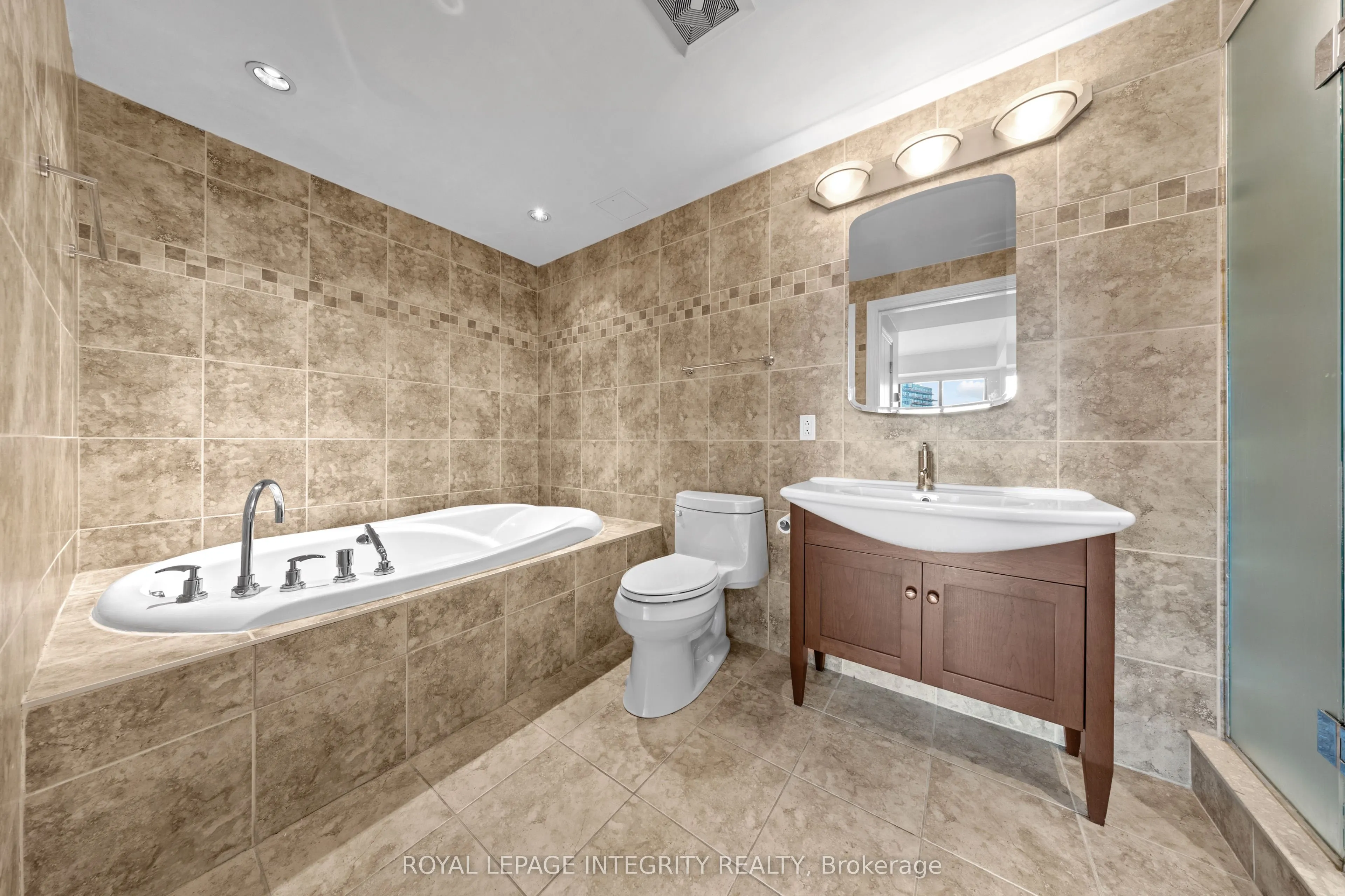 90 George Street, #1207