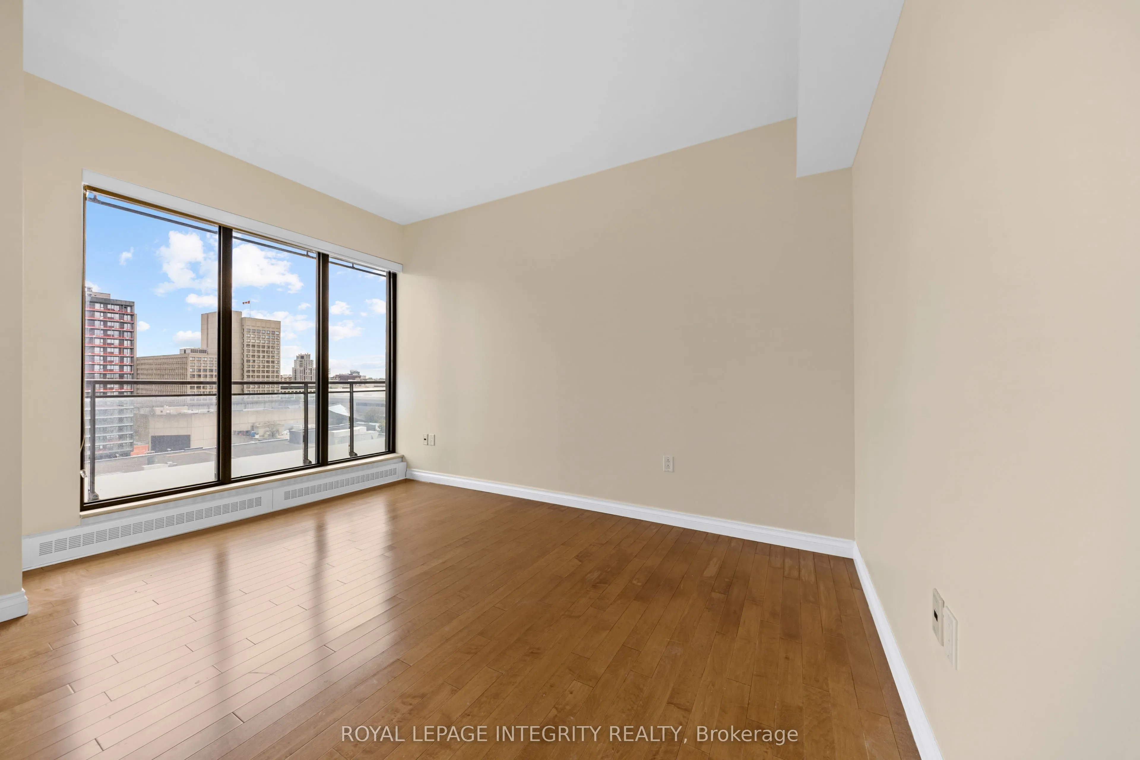 90 George Street, #1207