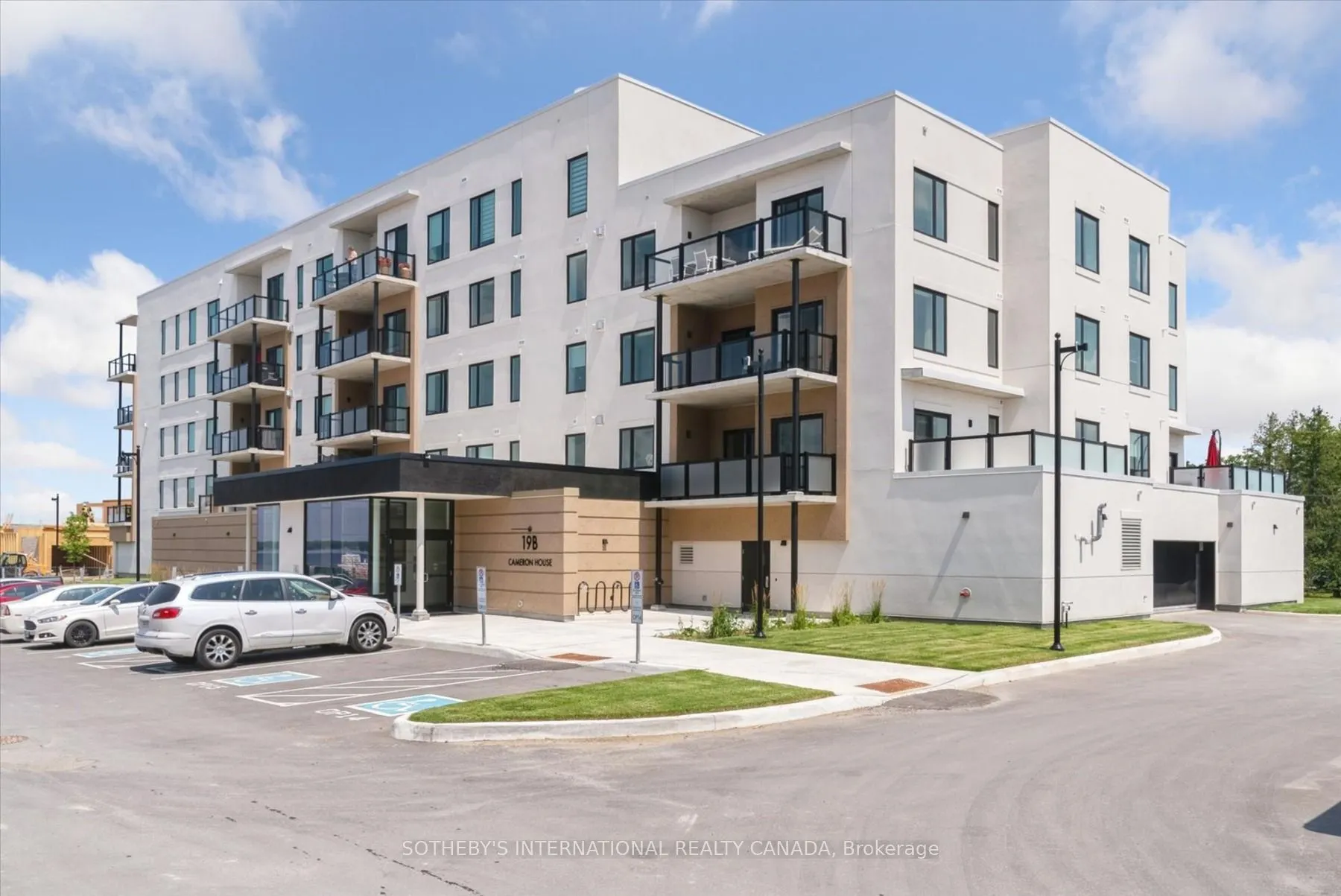 19B West Street N #201