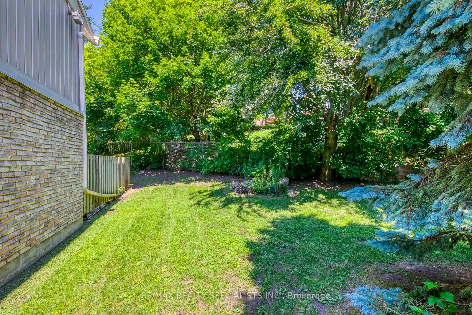 487 Elgin Street N, #13