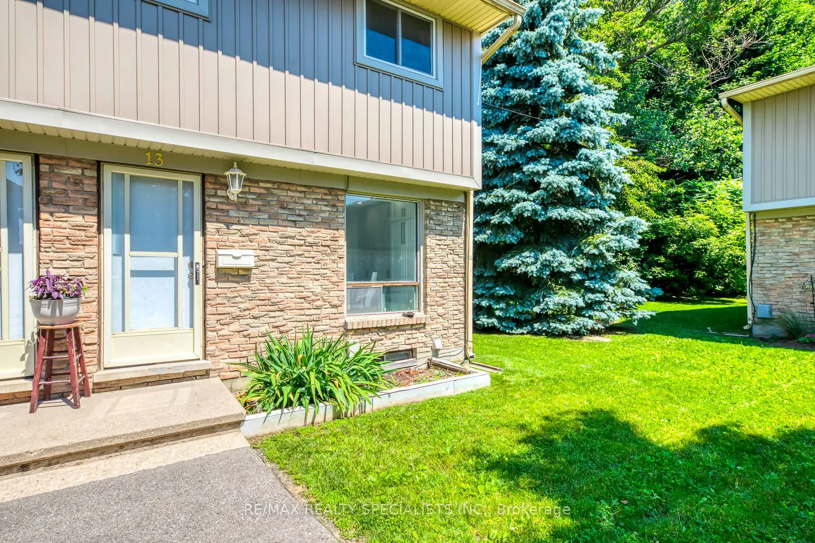 487 Elgin Street N, #13