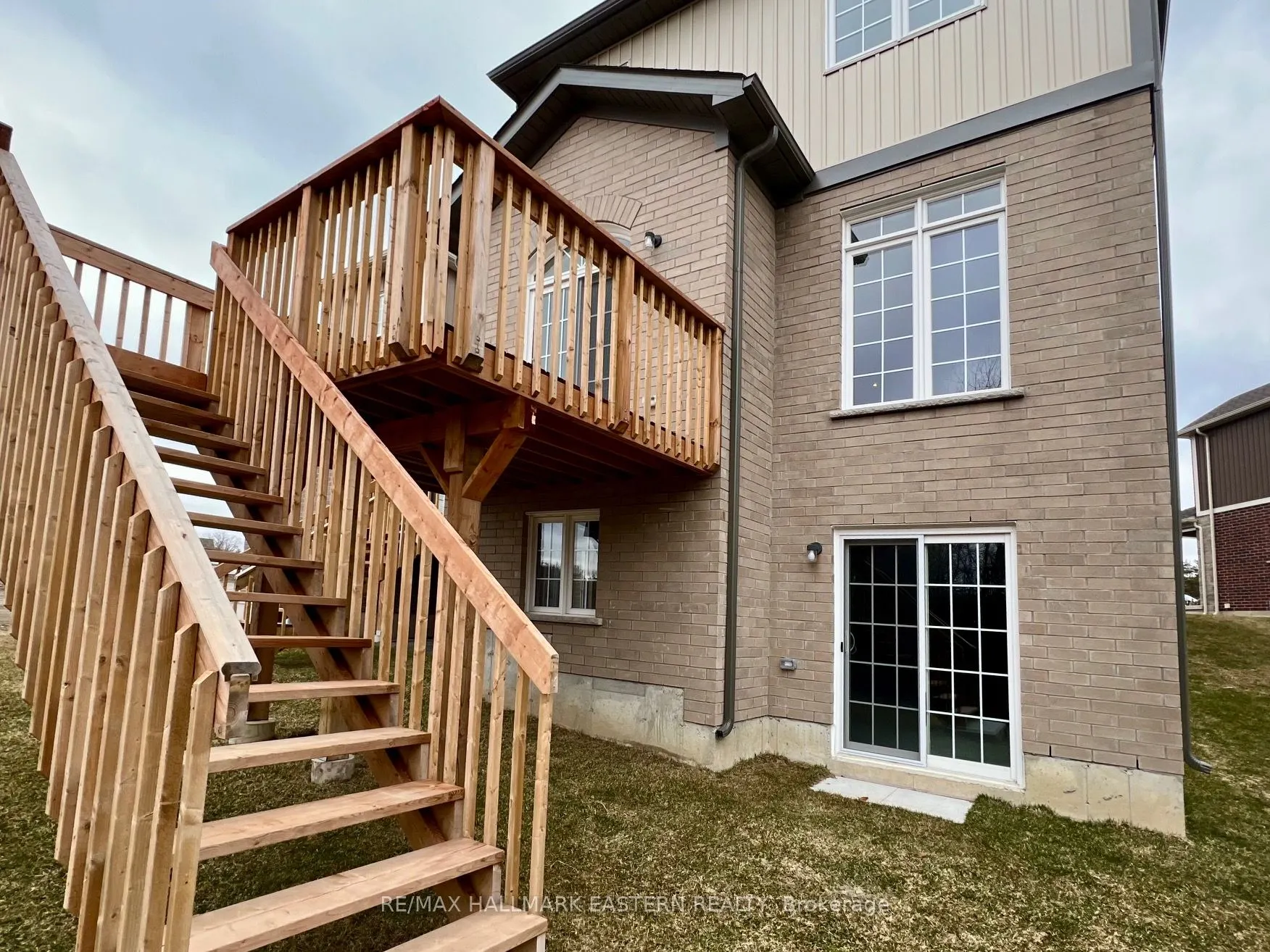 37 COLDBROOK Drive