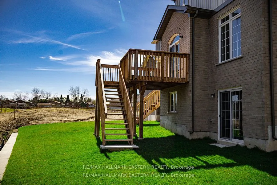 37 COLDBROOK Drive