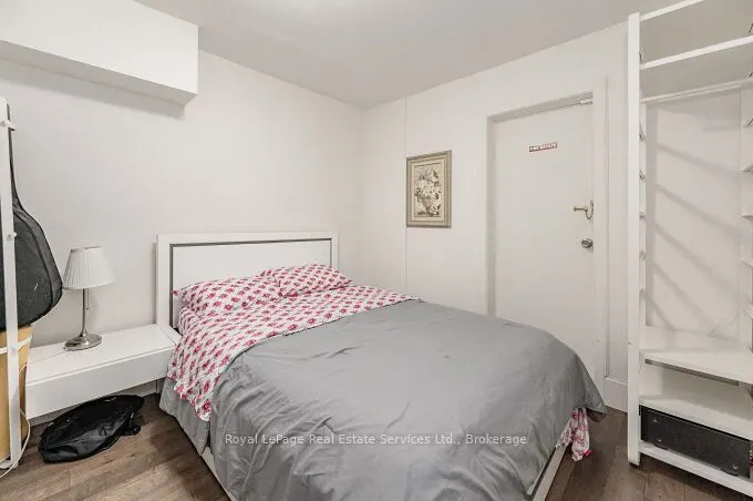 925 King Street W