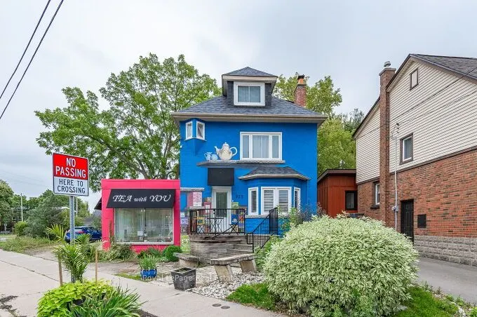 925 King Street W