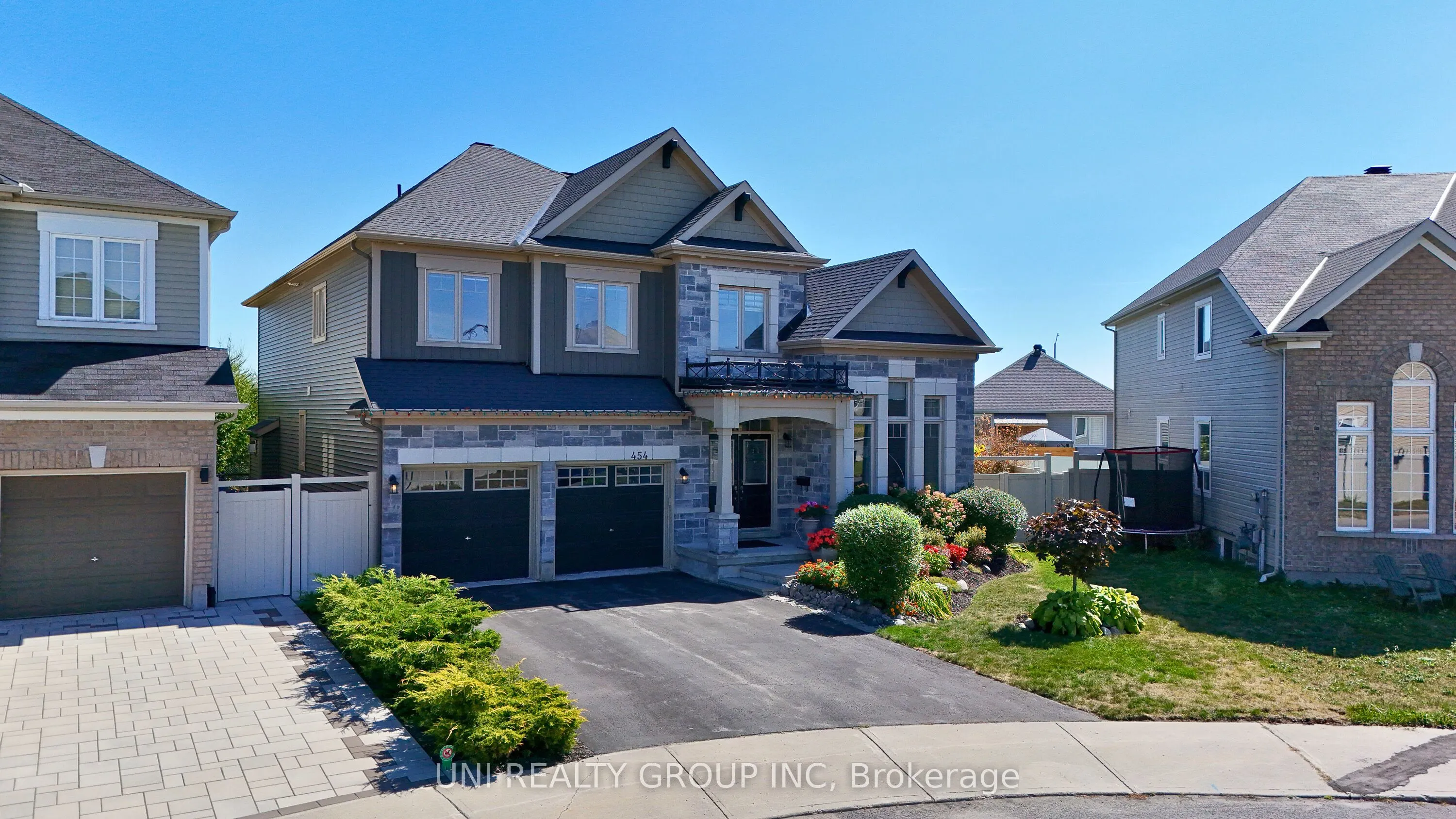 454 CAVESSON Street