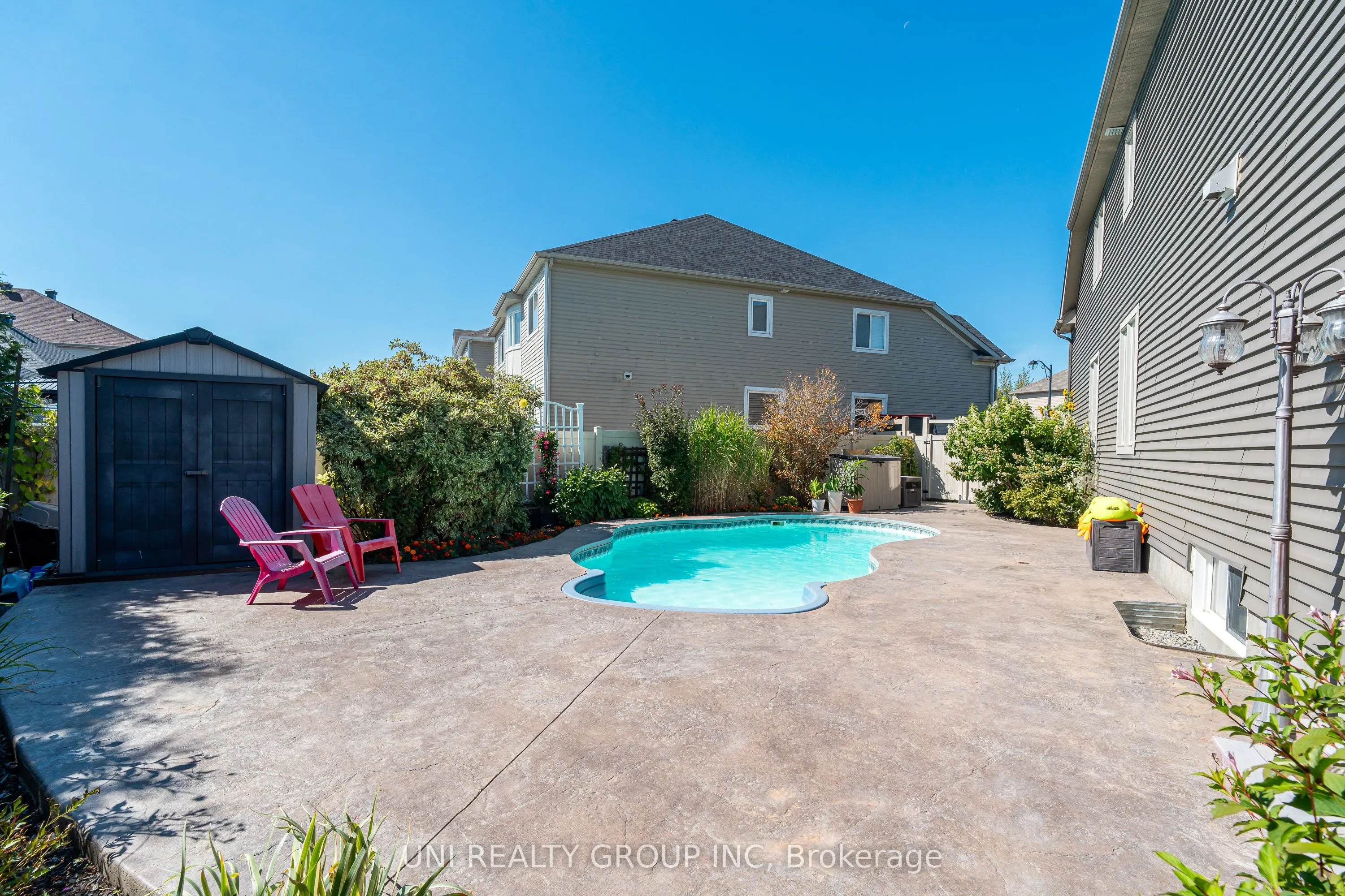 454 CAVESSON Street