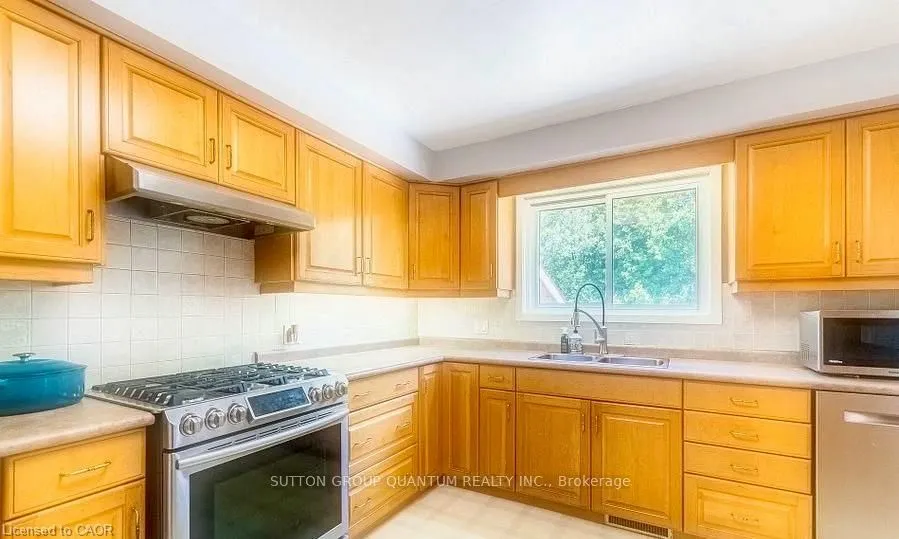 3 Colonial Court