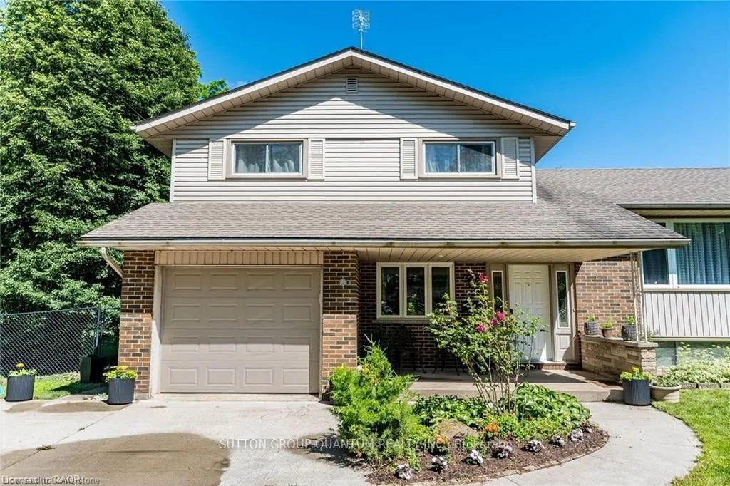 3 Colonial Court