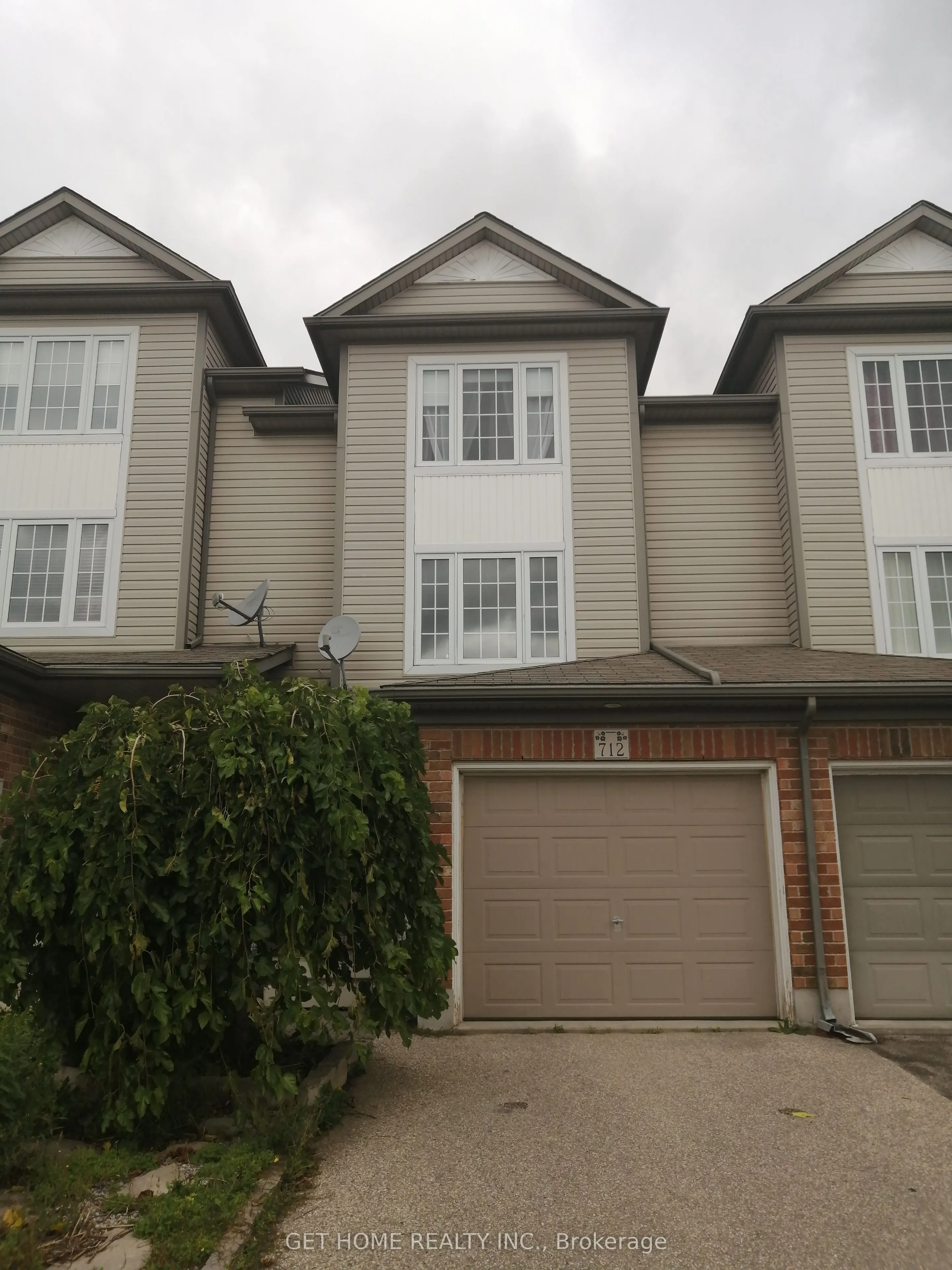 712 Activa Avenue