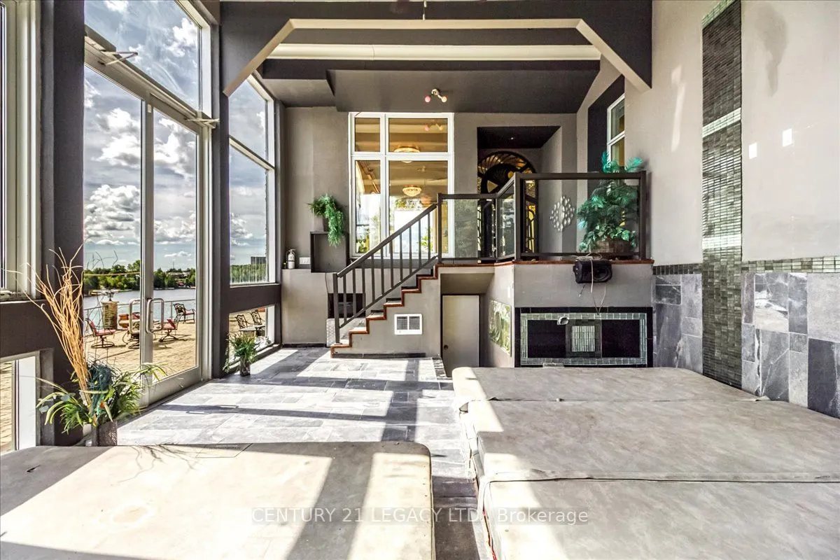 376 Maki Avenue