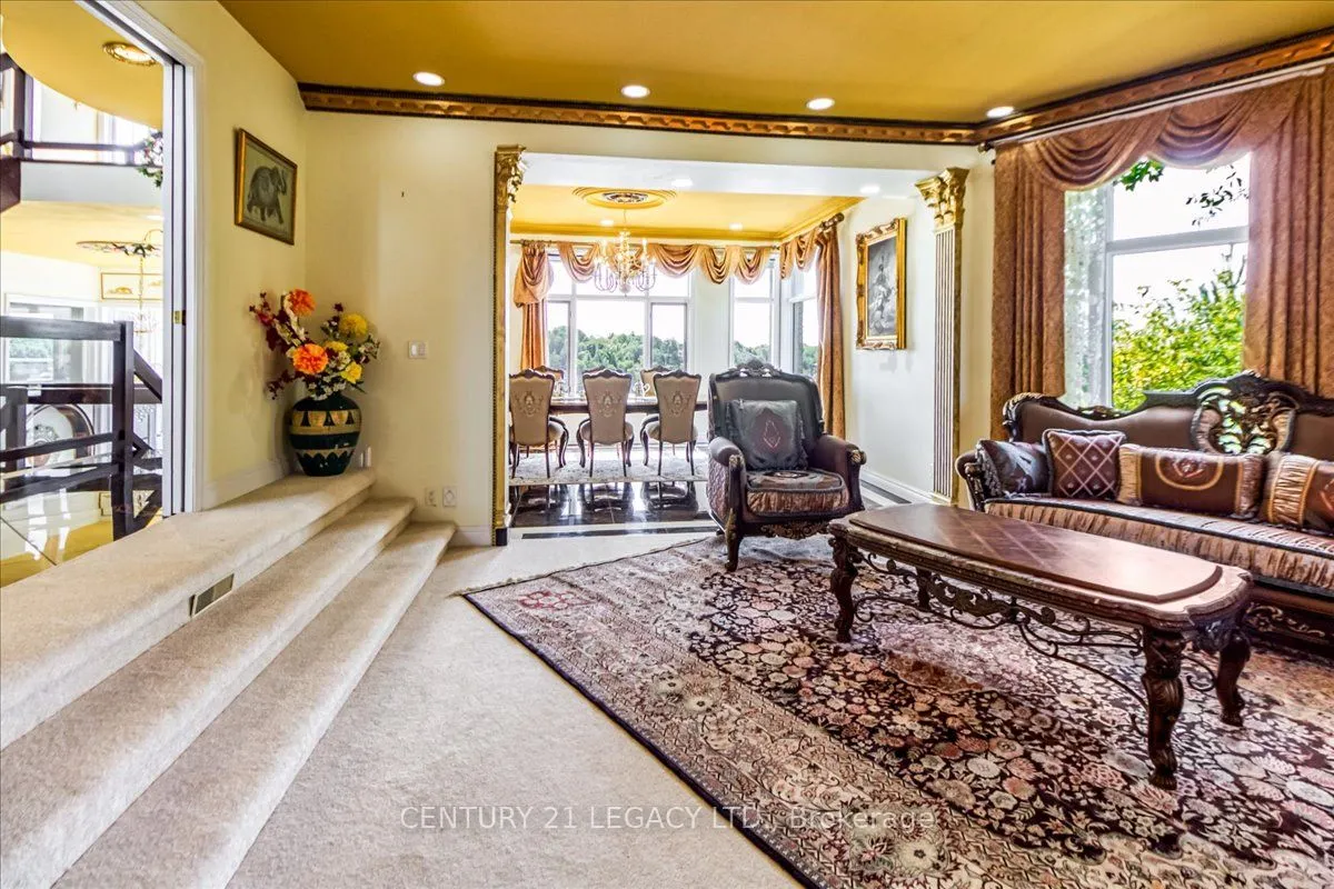 376 Maki Avenue
