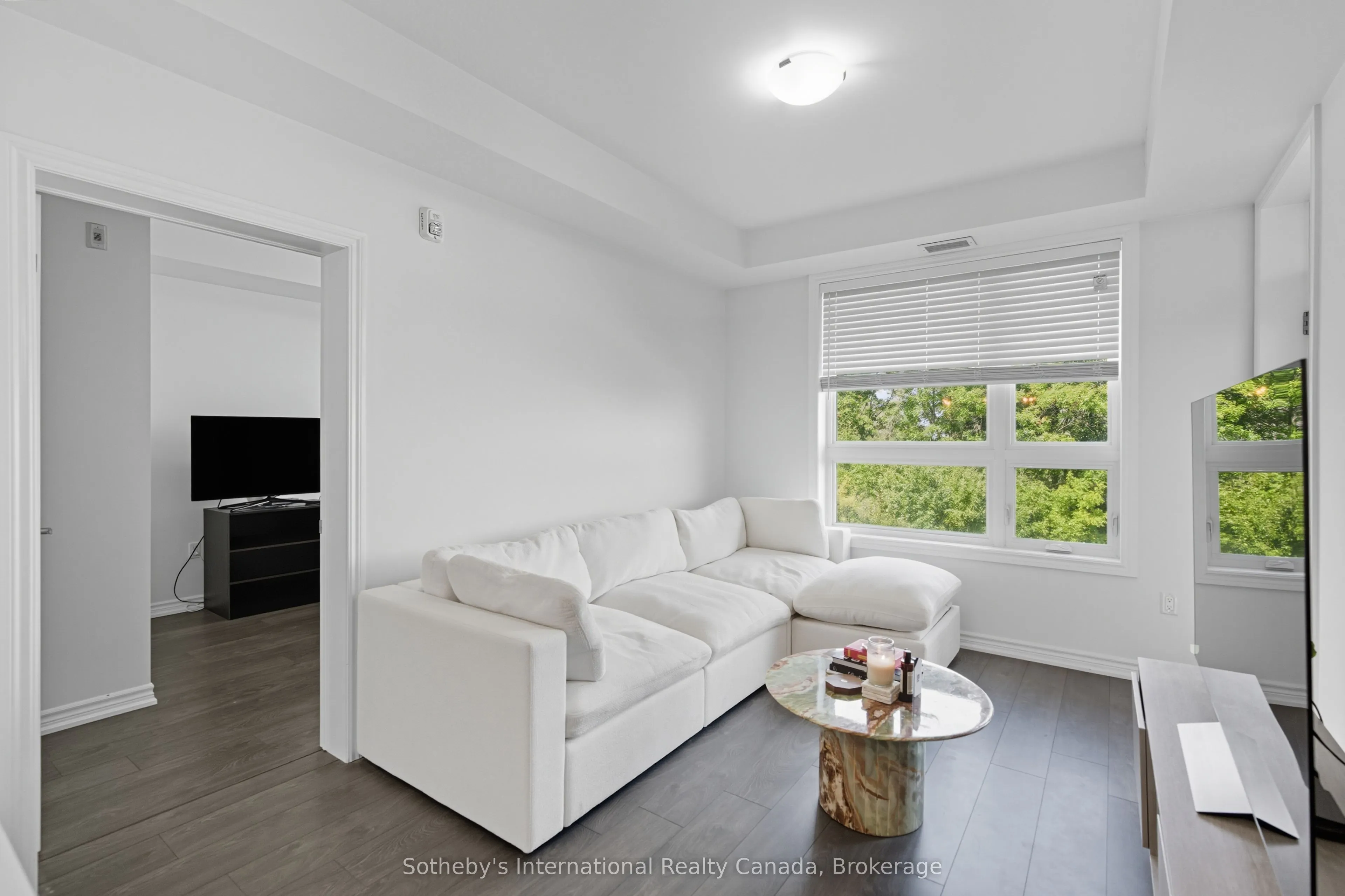 125 Shoreview Place, #323