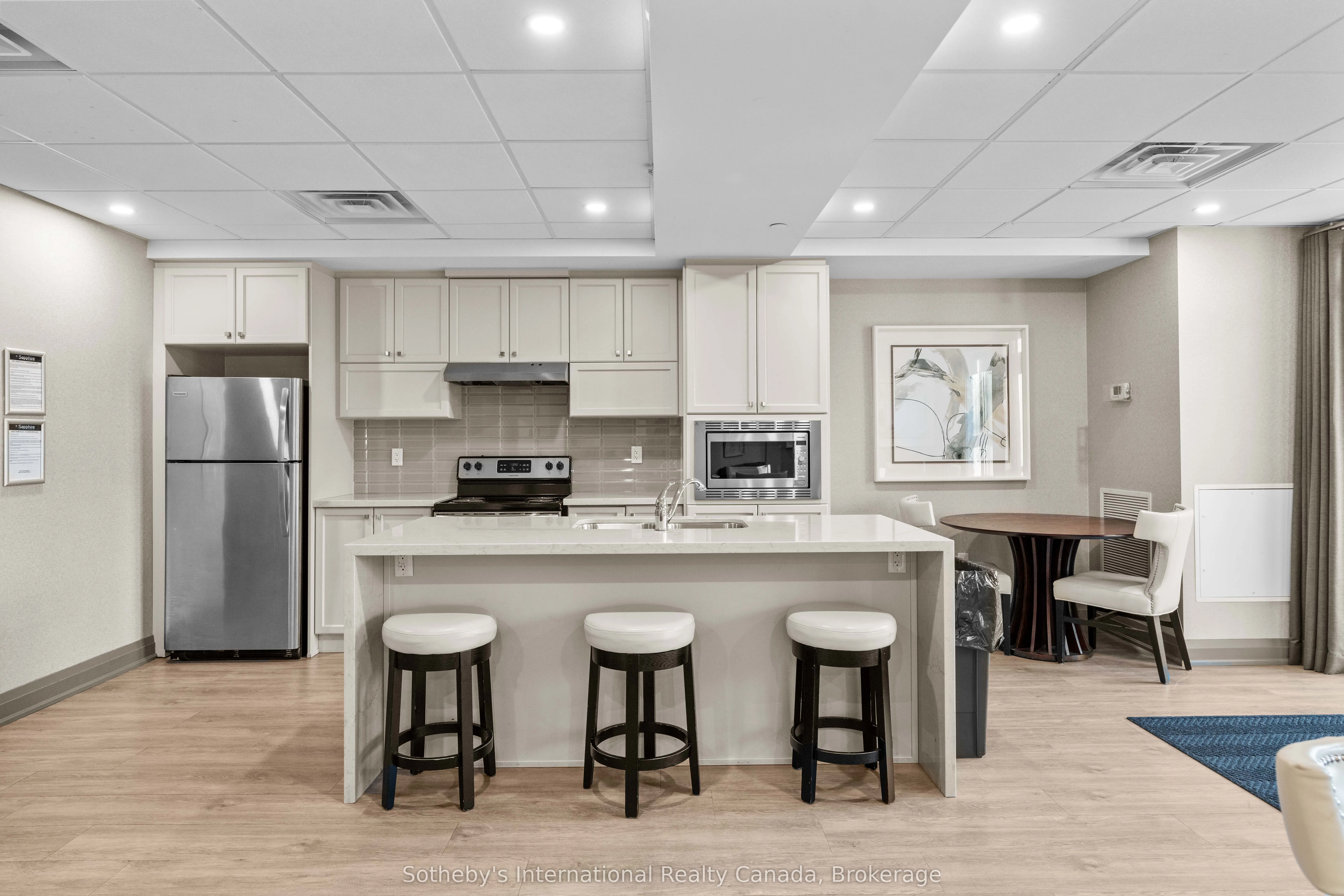 125 Shoreview Place, #323