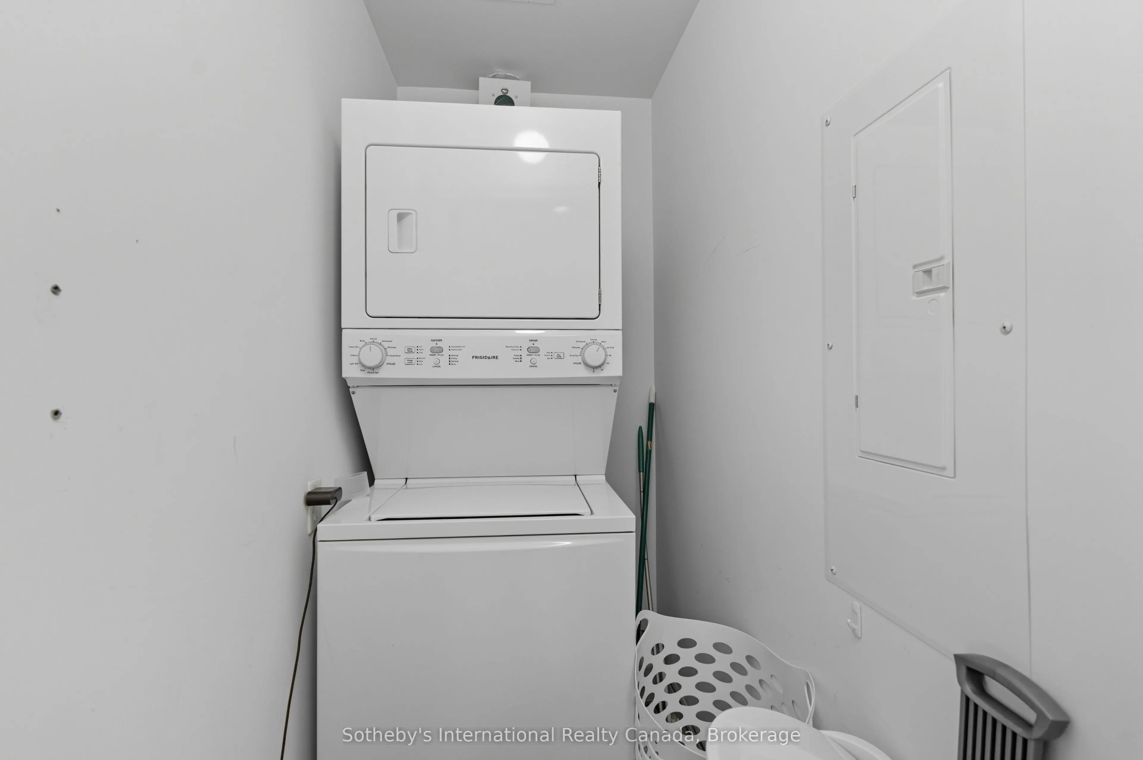 125 Shoreview Place, #323