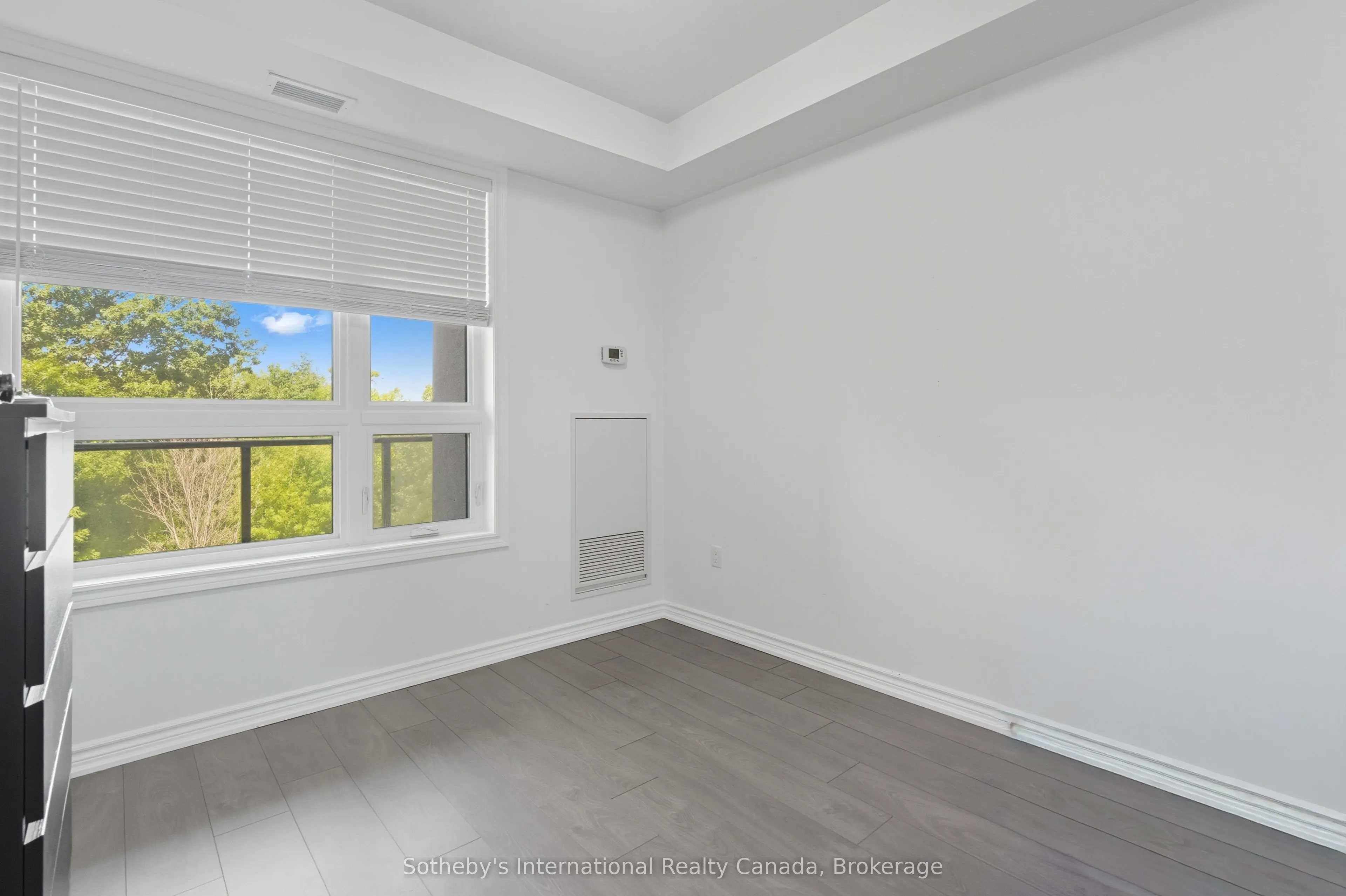 125 Shoreview Place, #323