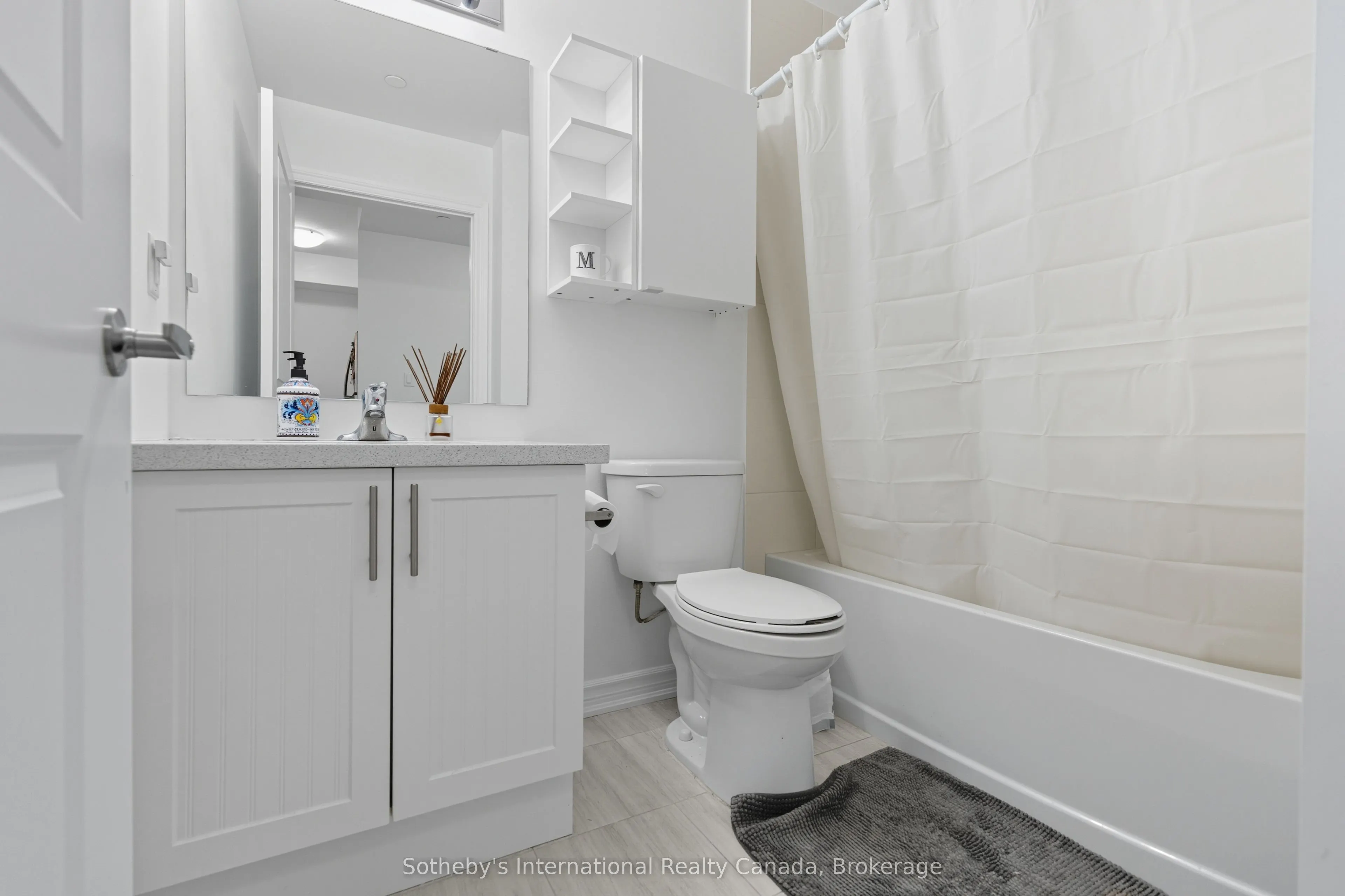 125 Shoreview Place, #323