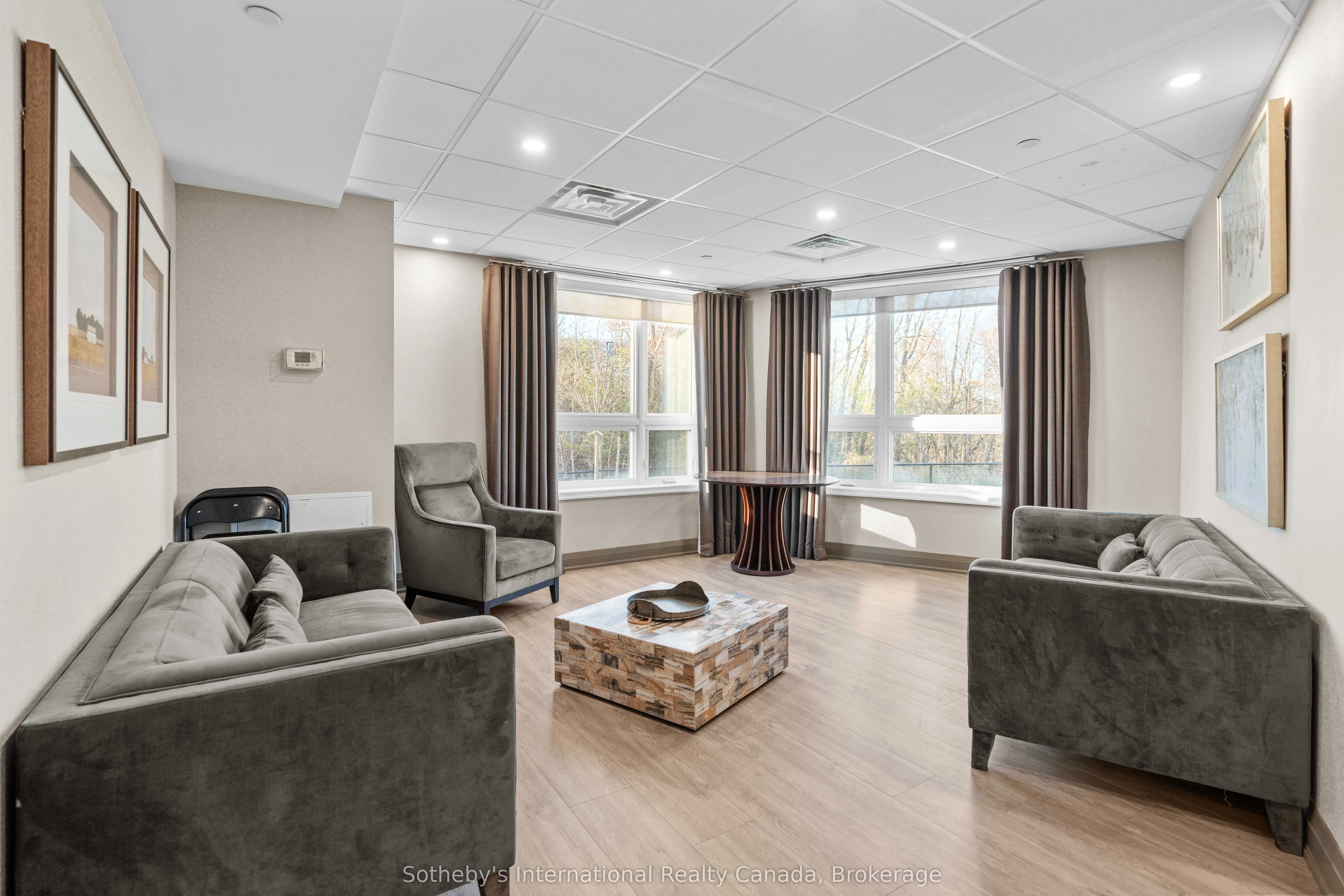 125 Shoreview Place, #323