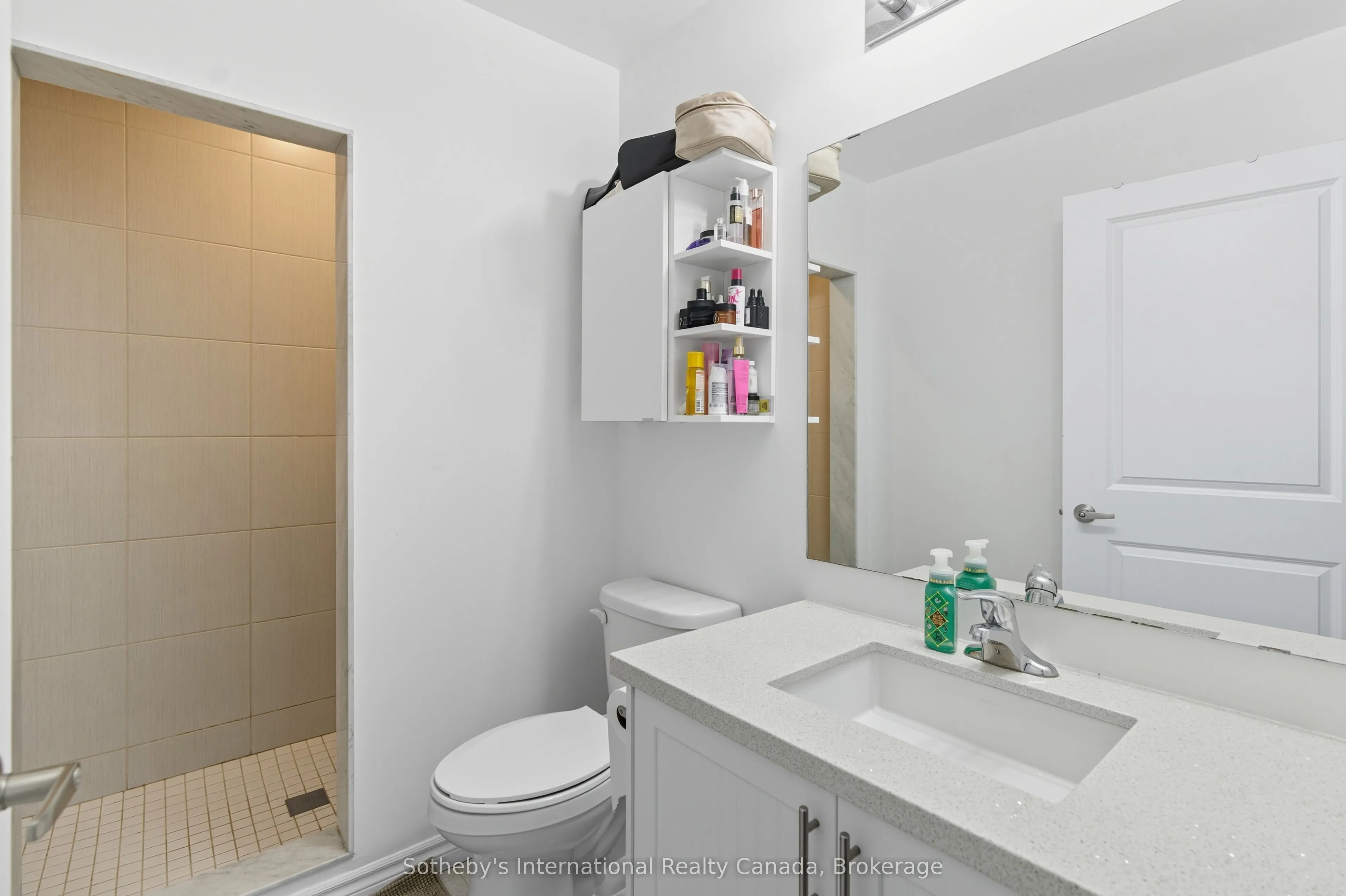 125 Shoreview Place, #323