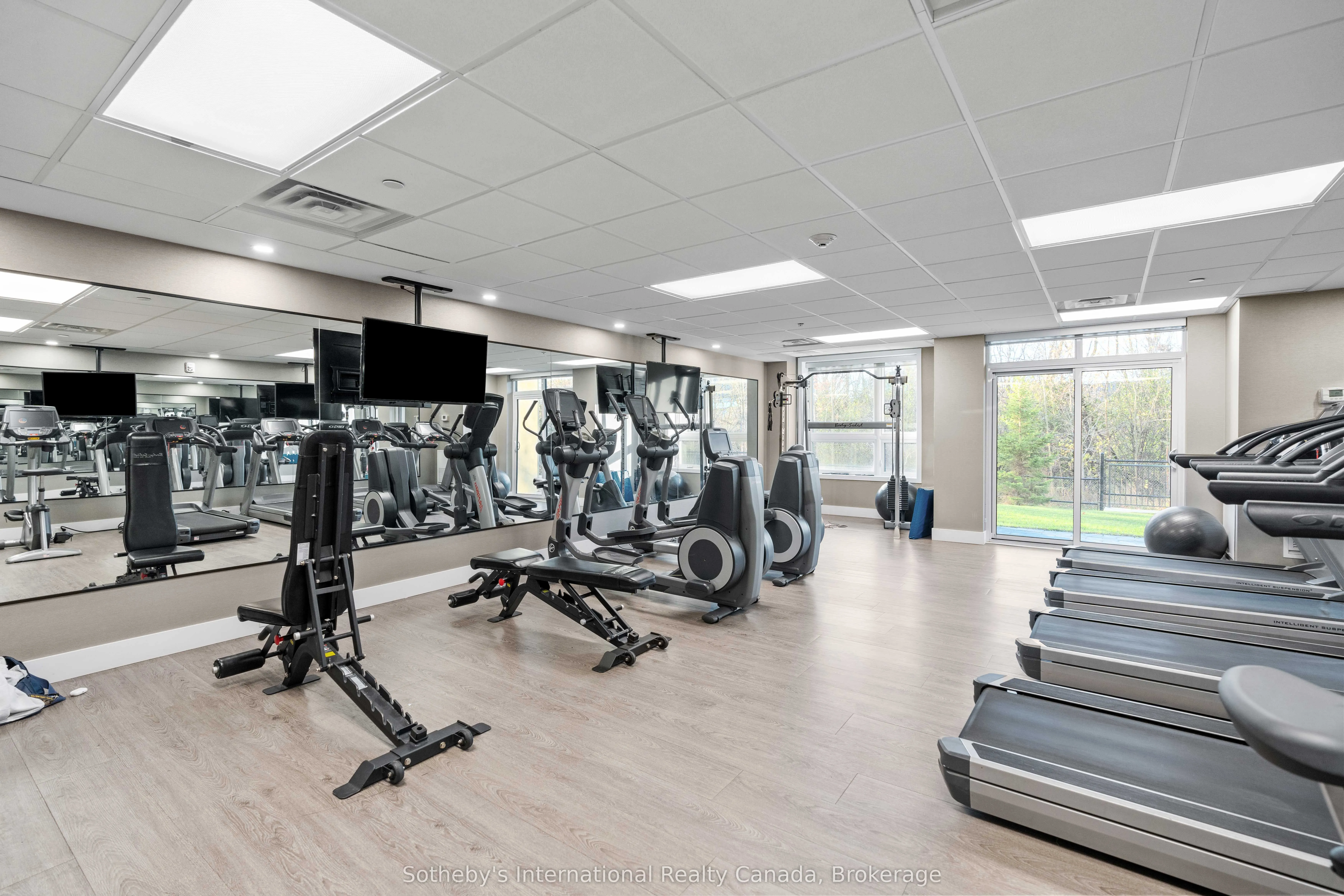 125 Shoreview Place, #323