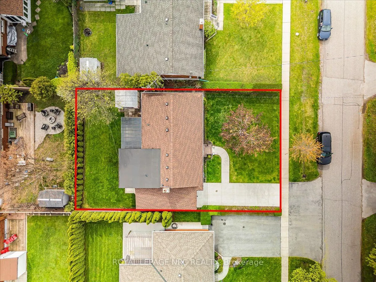 16 Dunraven Avenue