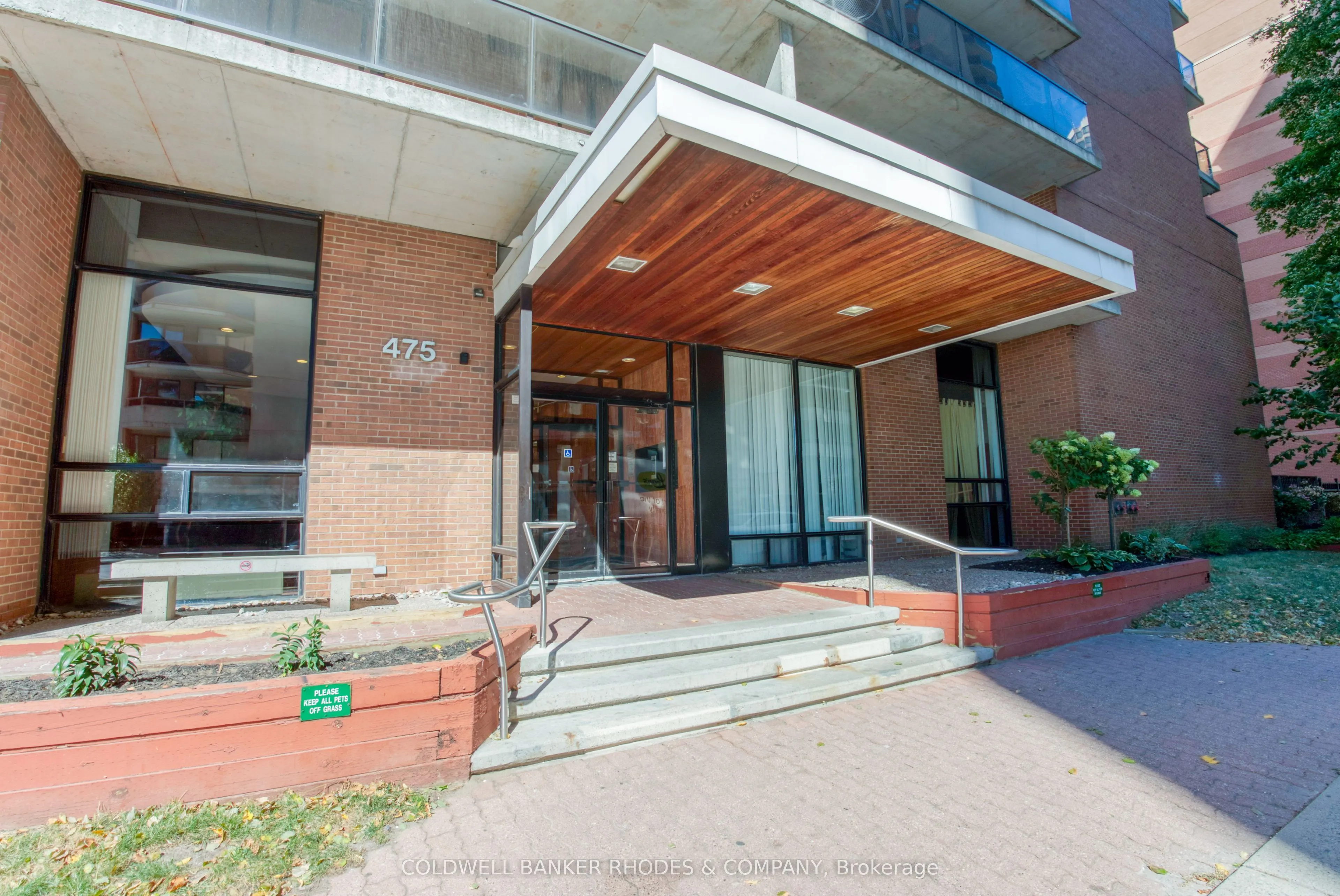 475 Laurier Avenue W, #301