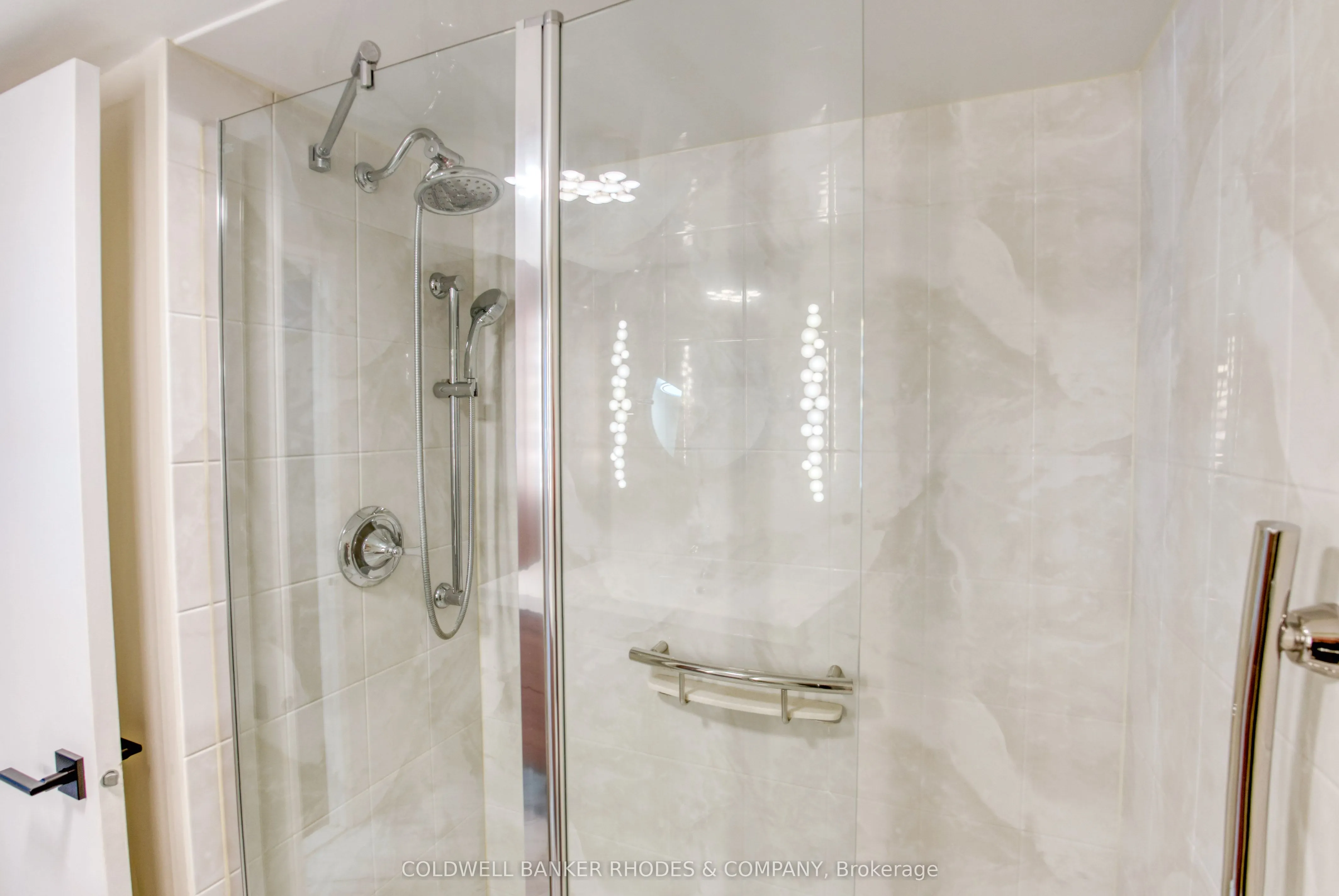 475 Laurier Avenue W, #301