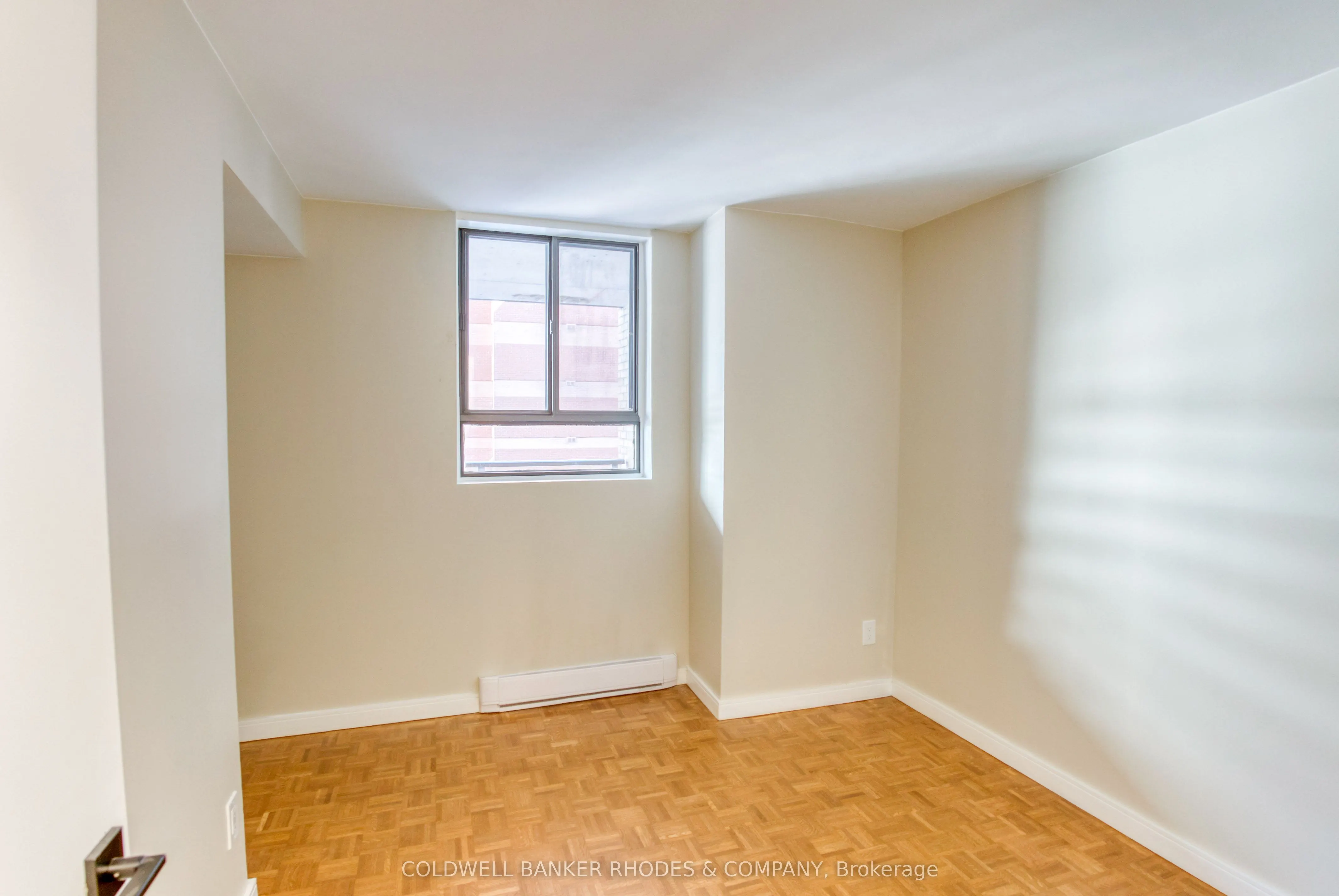 475 Laurier Avenue W, #301
