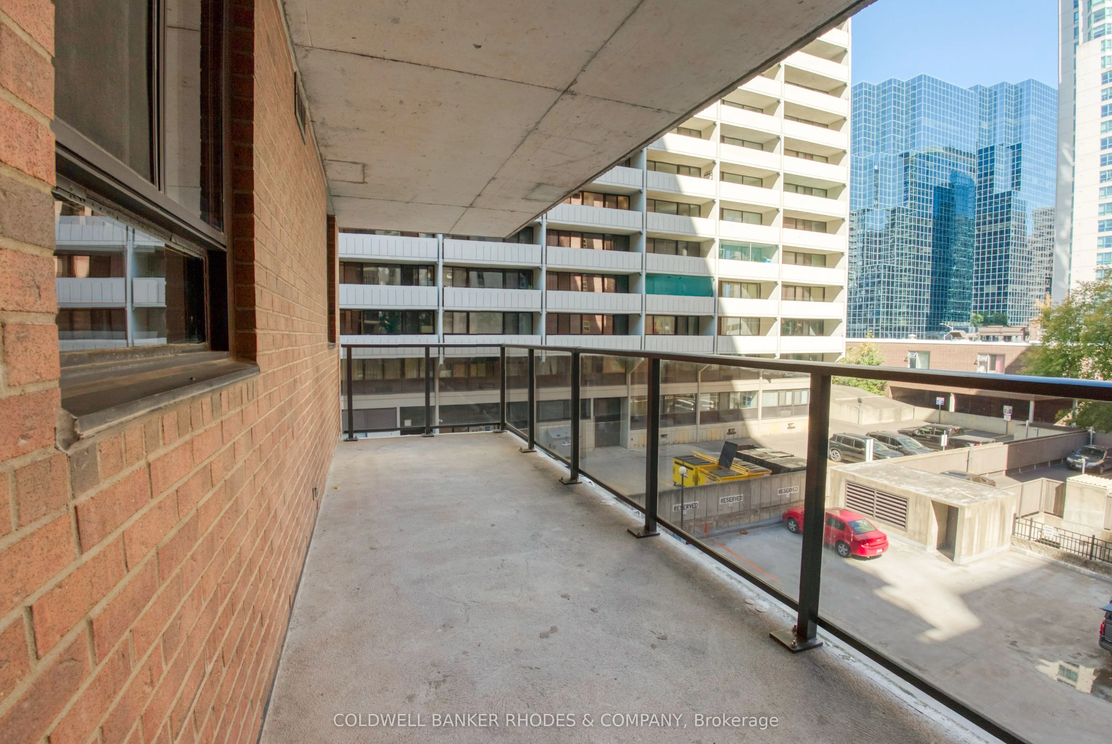 475 Laurier Avenue W, #301