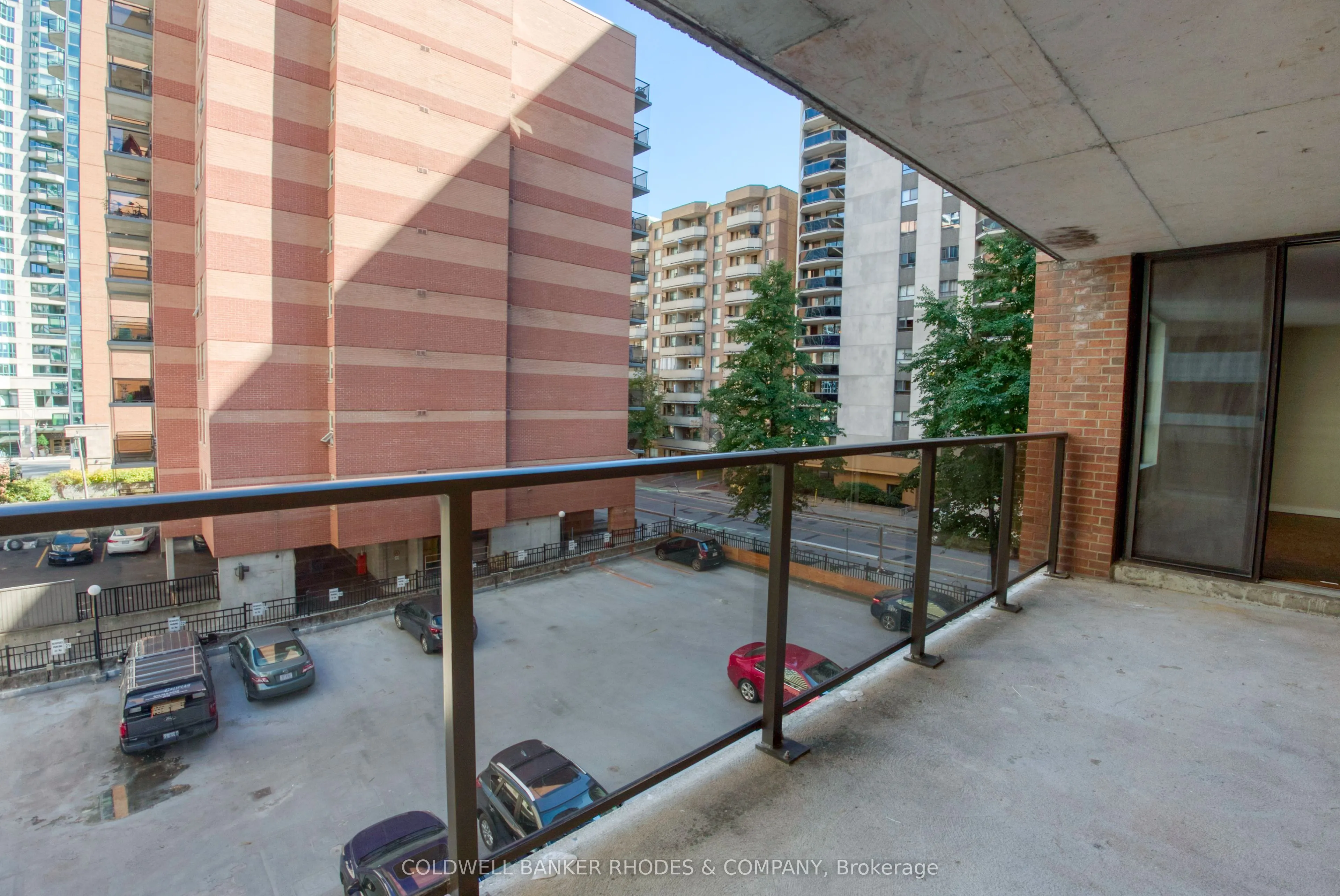 475 Laurier Avenue W, #301