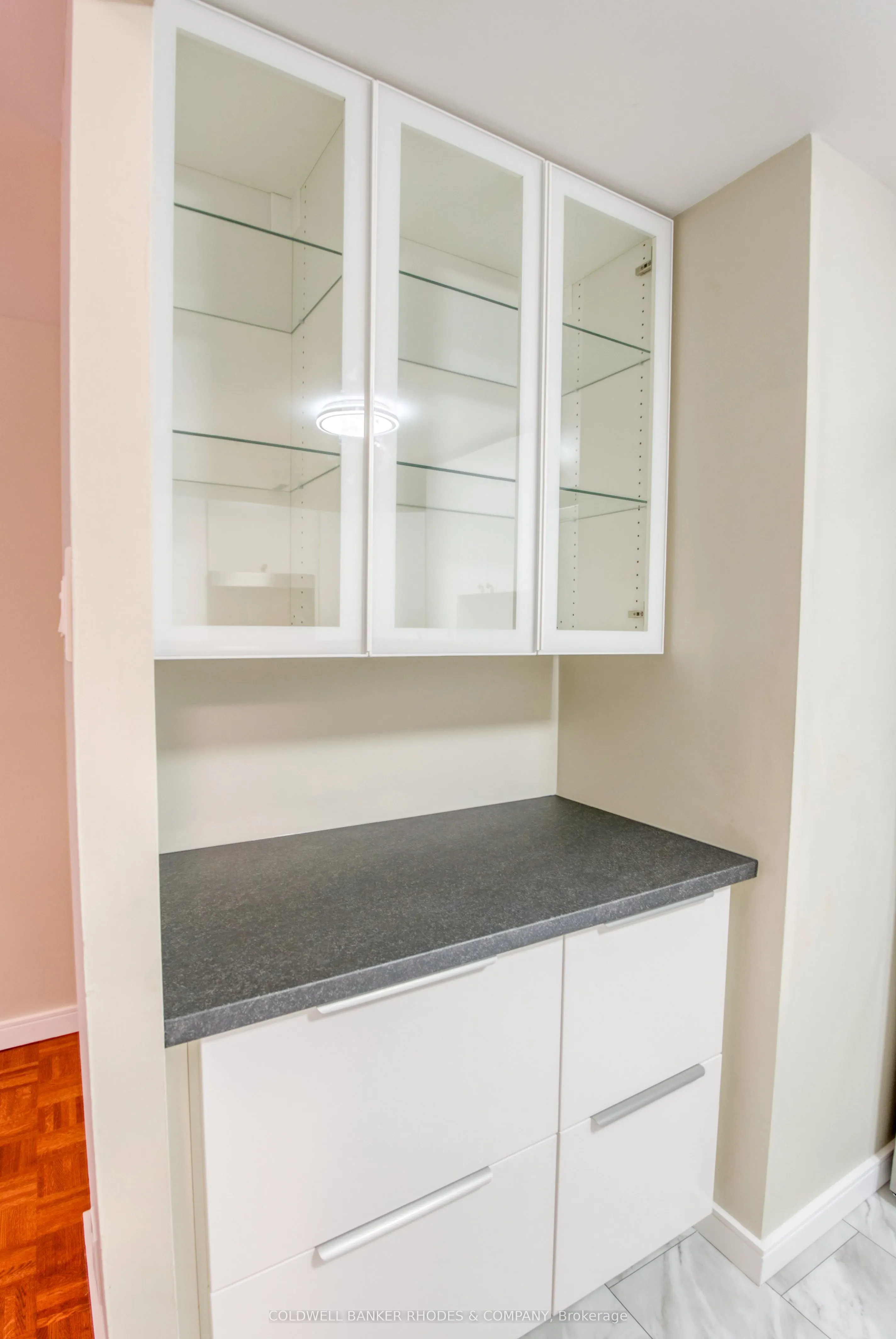 475 Laurier Avenue W, #301