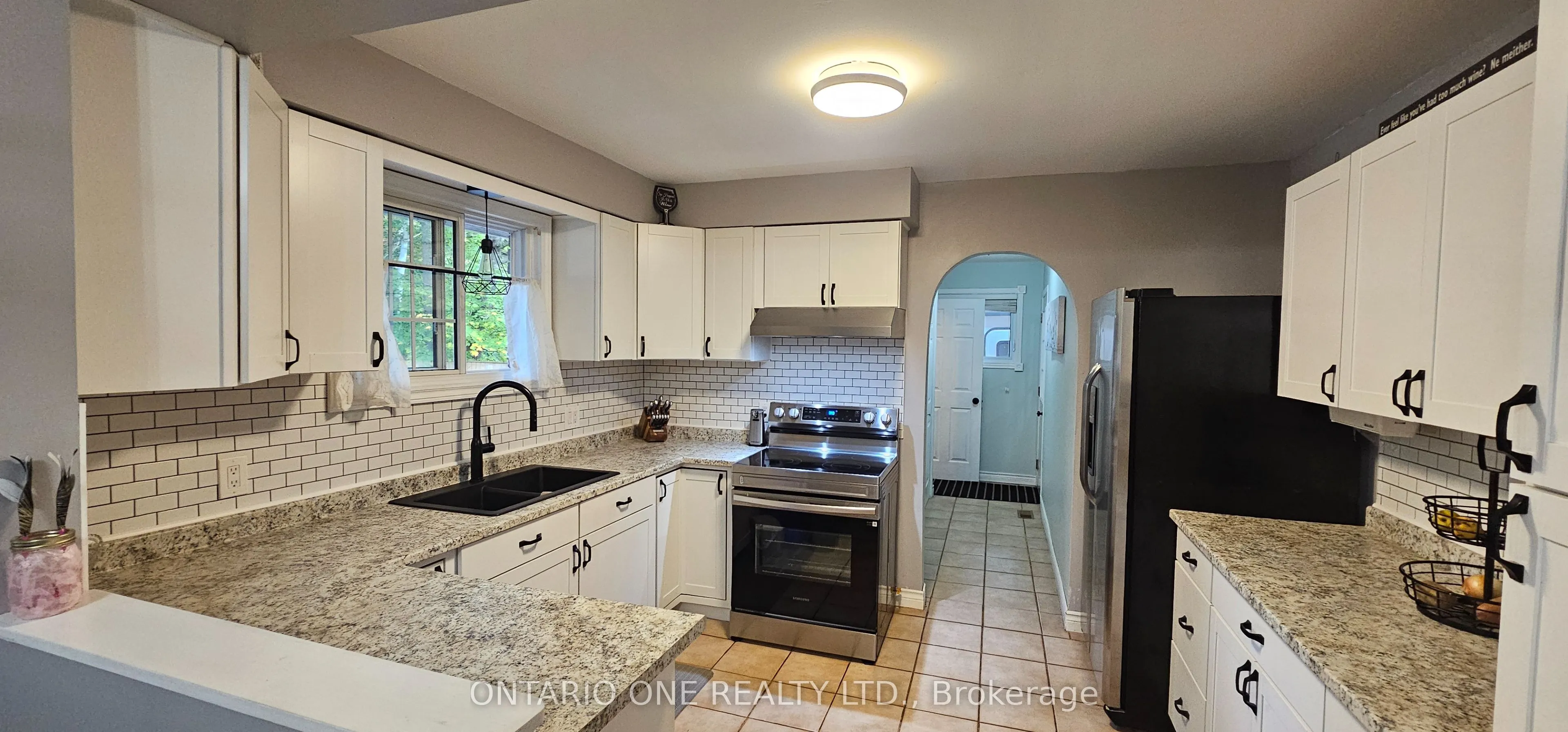550 Muskoka Beach Road