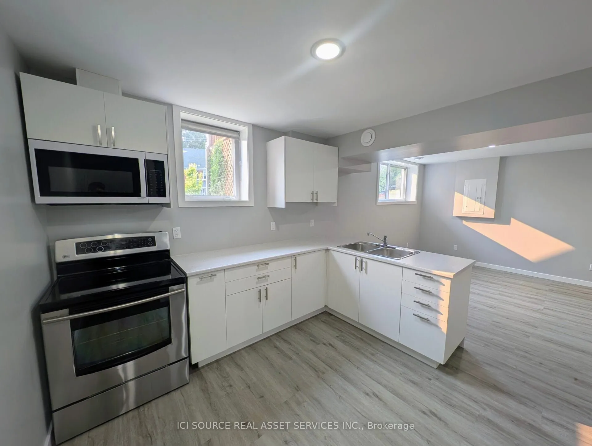101 Main Street E, #B