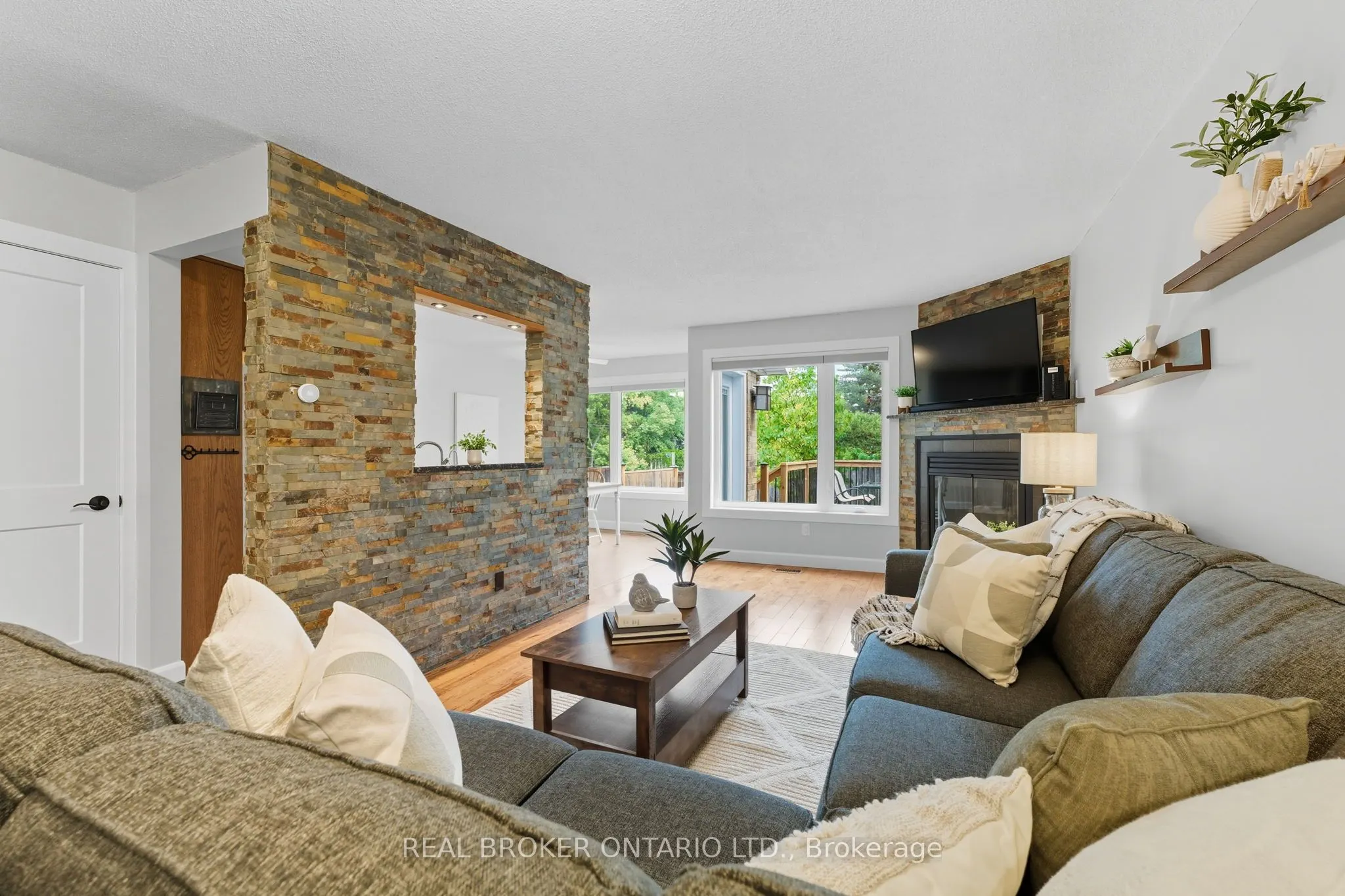 5 Snyder Avenue N