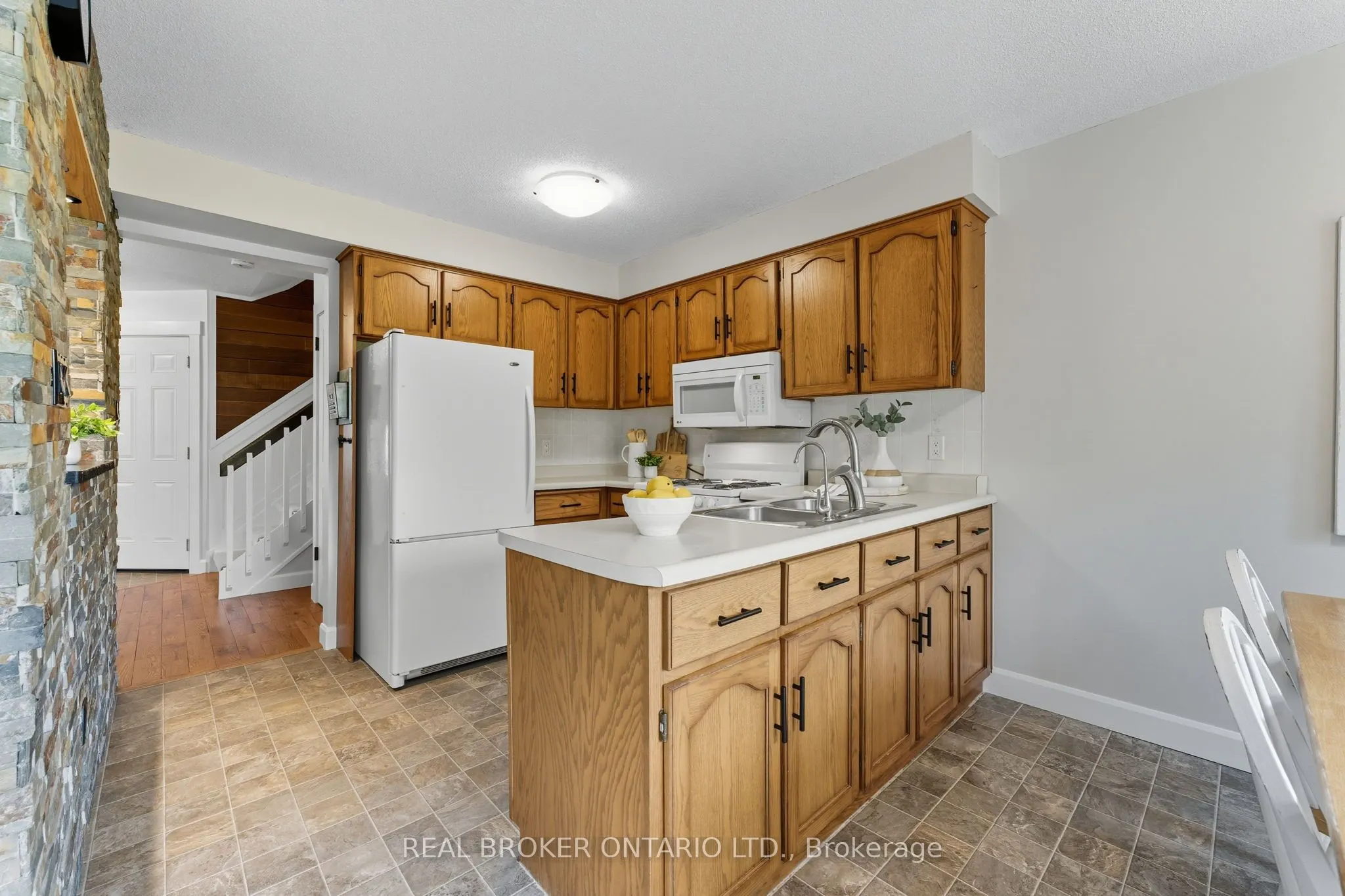 5 Snyder Avenue N