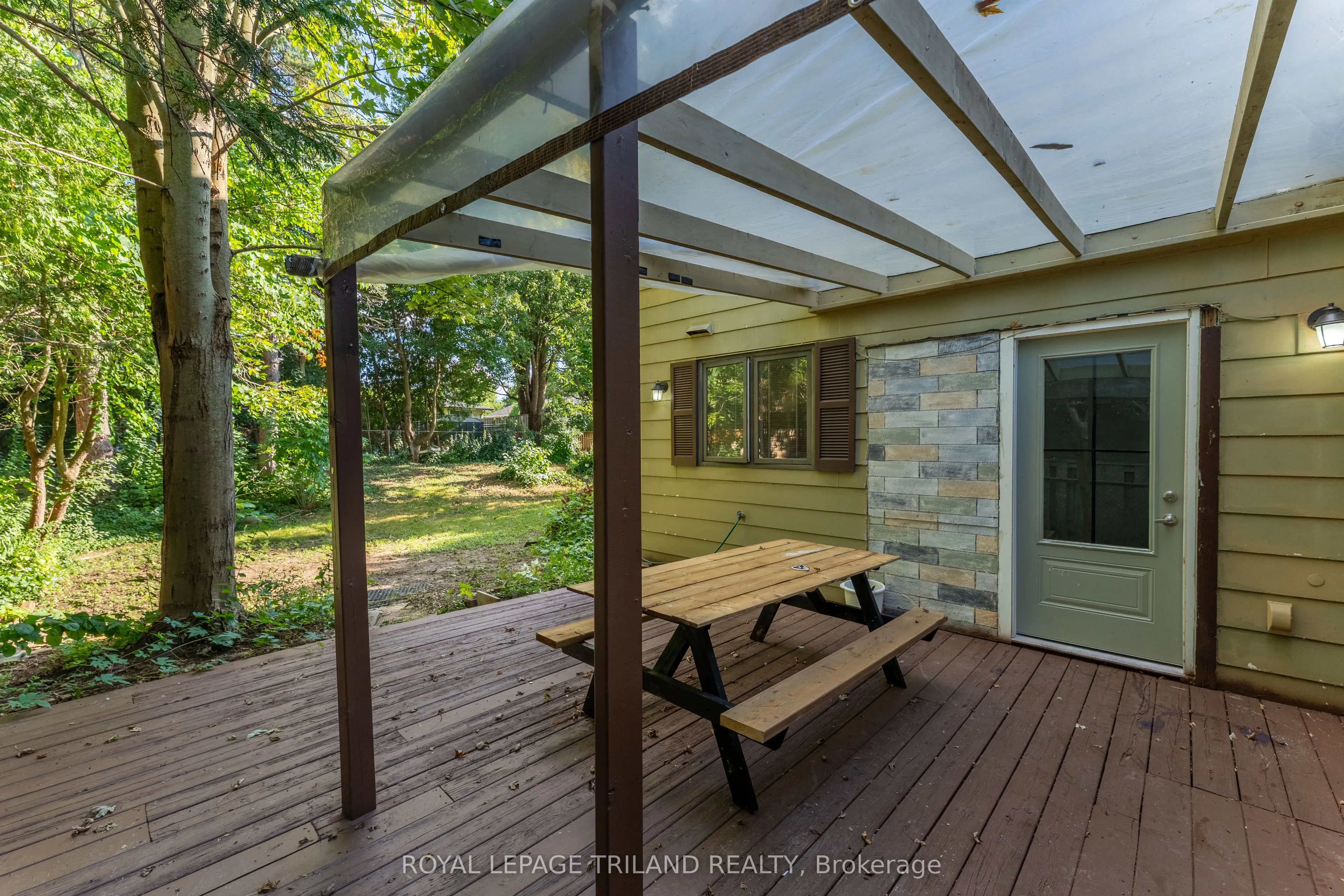 11 Crabtree Avenue