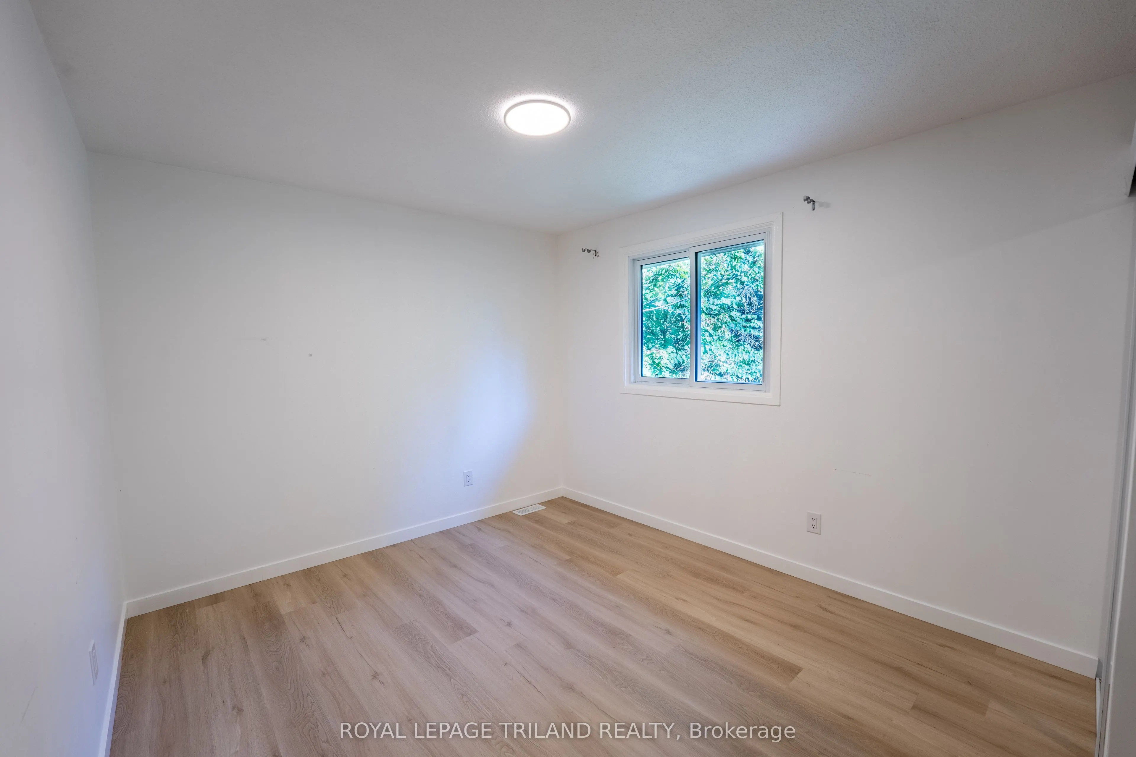 11 Crabtree Avenue