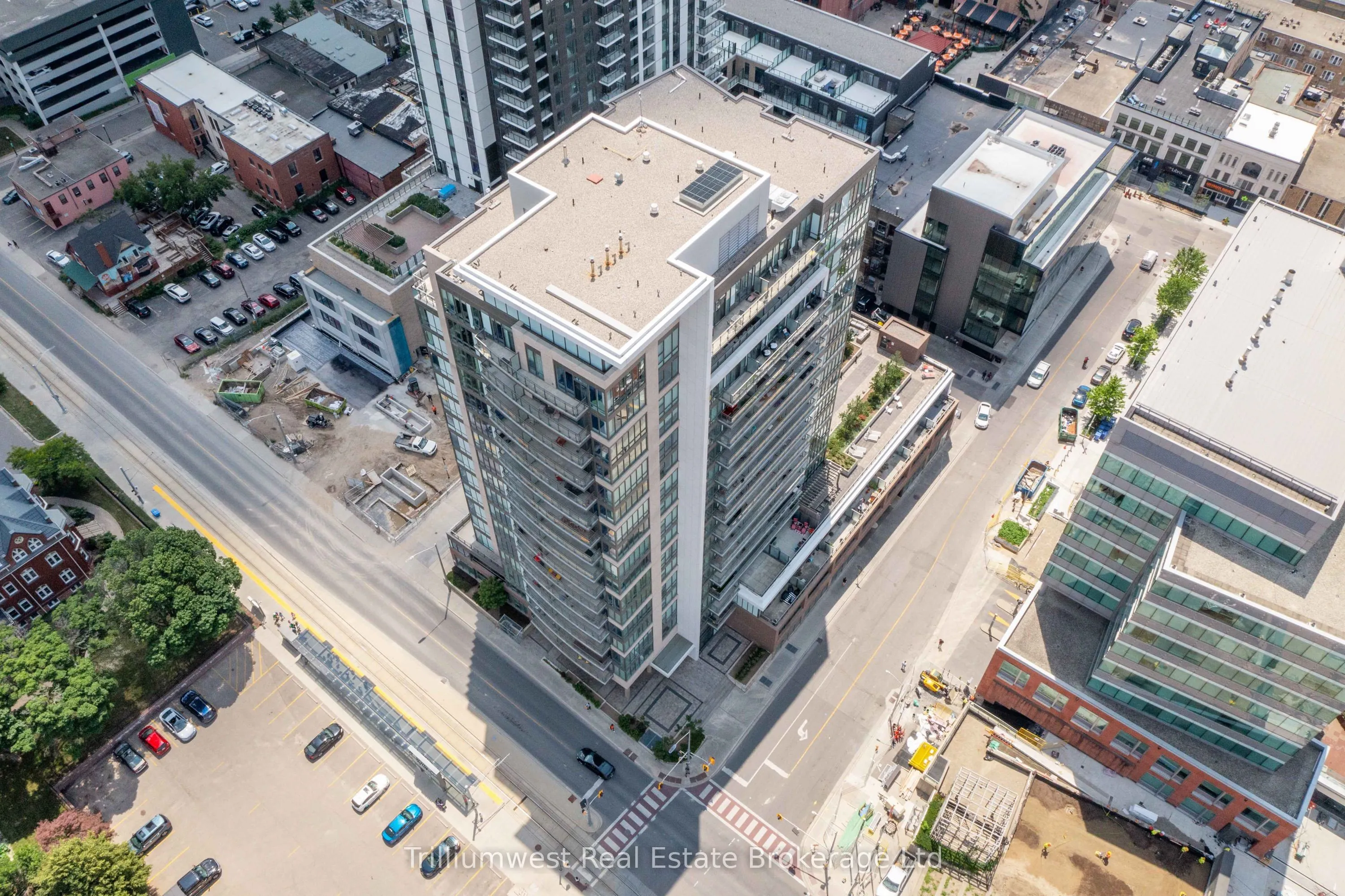 85 Duke Street W, #209