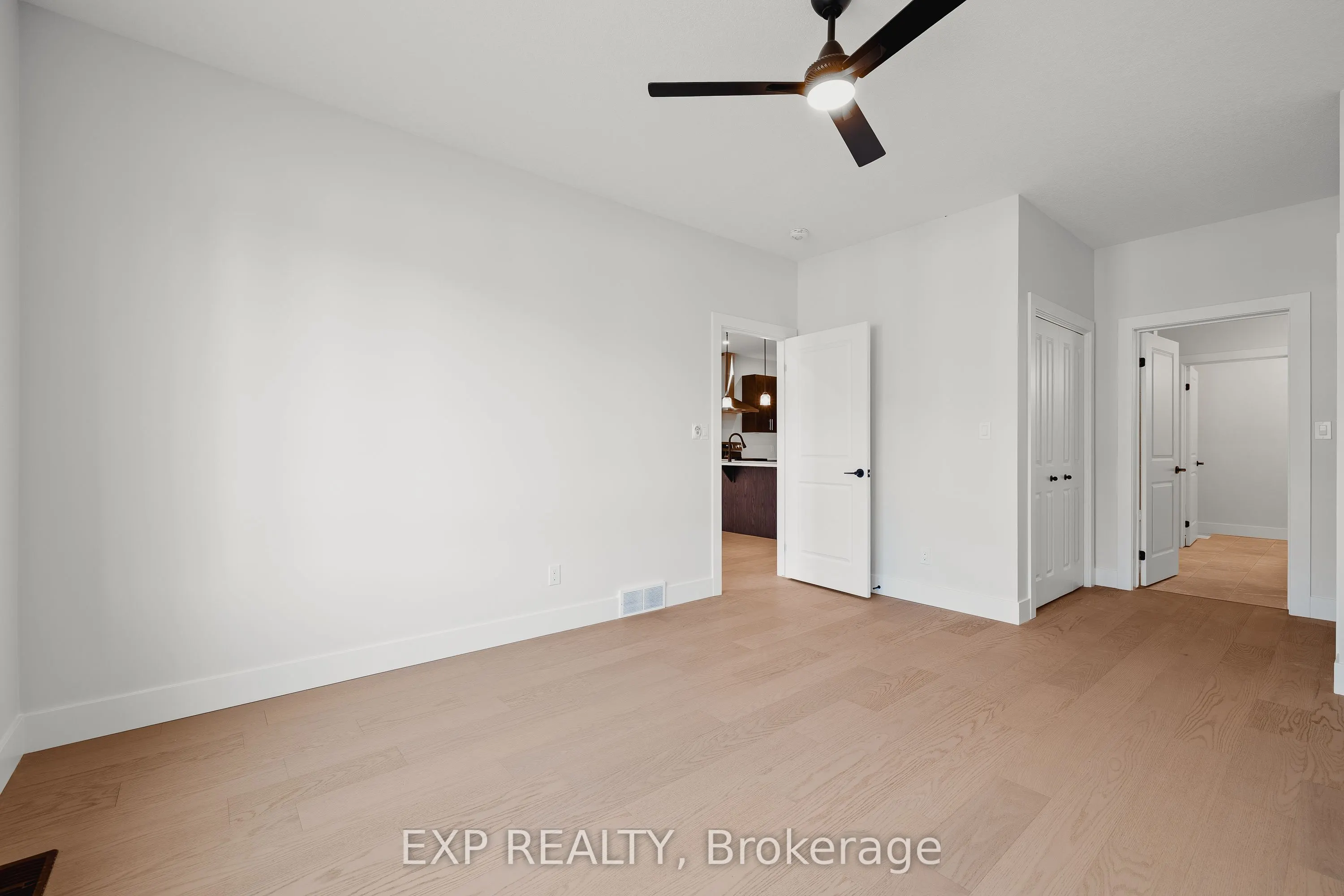 12 Washington Street, #203