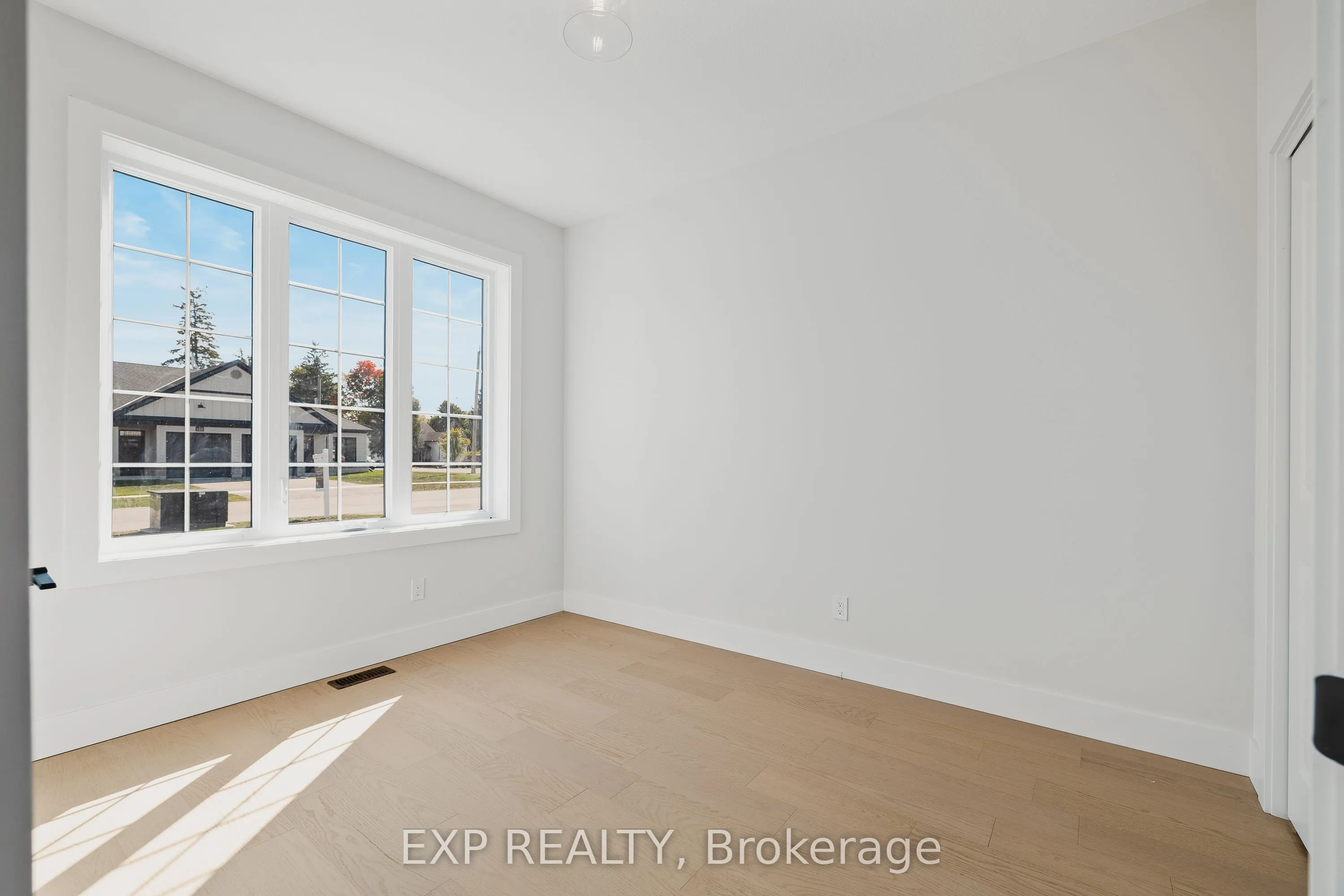 12 Washington Street, #203