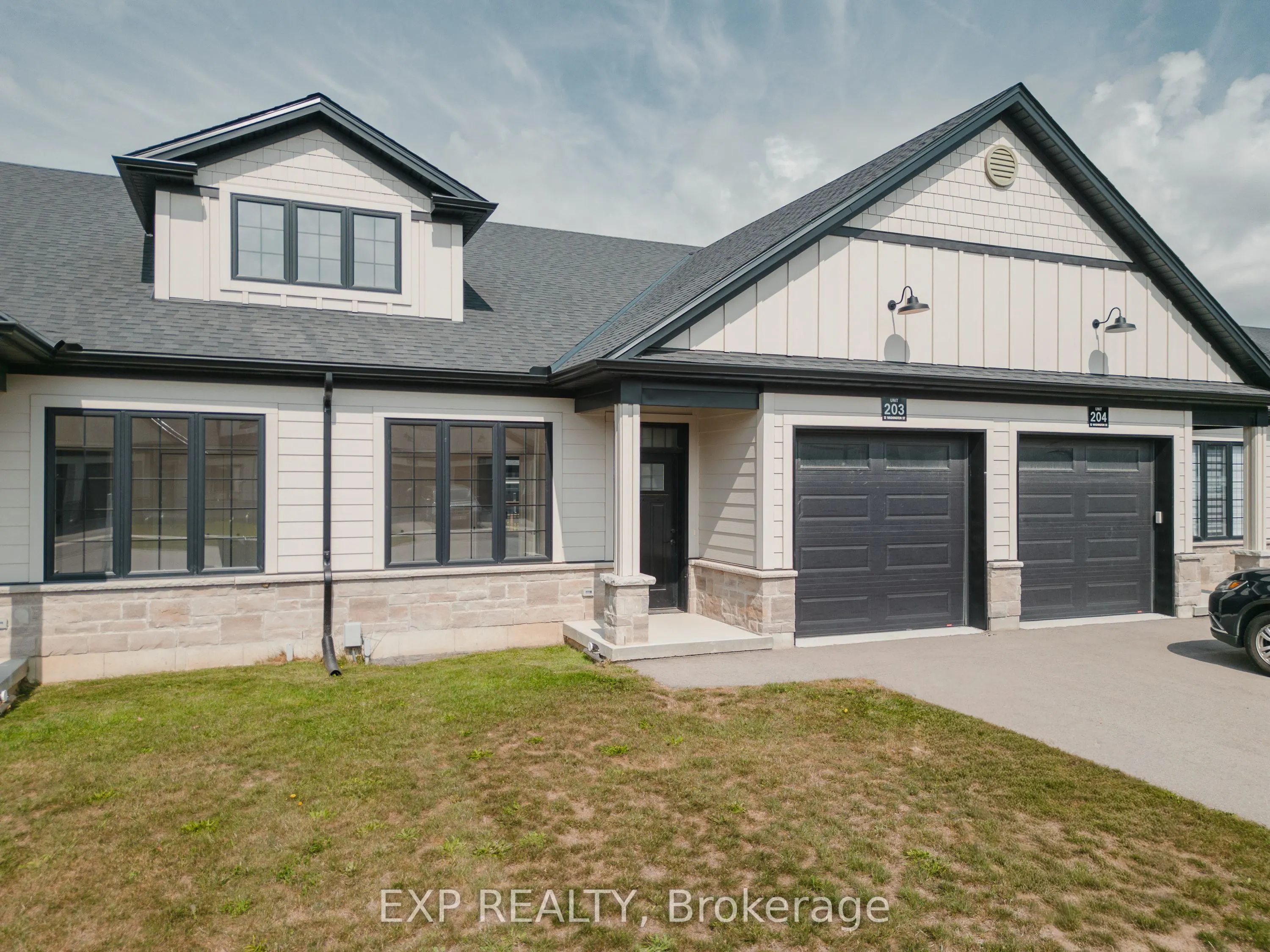 12 Washington Street, #203