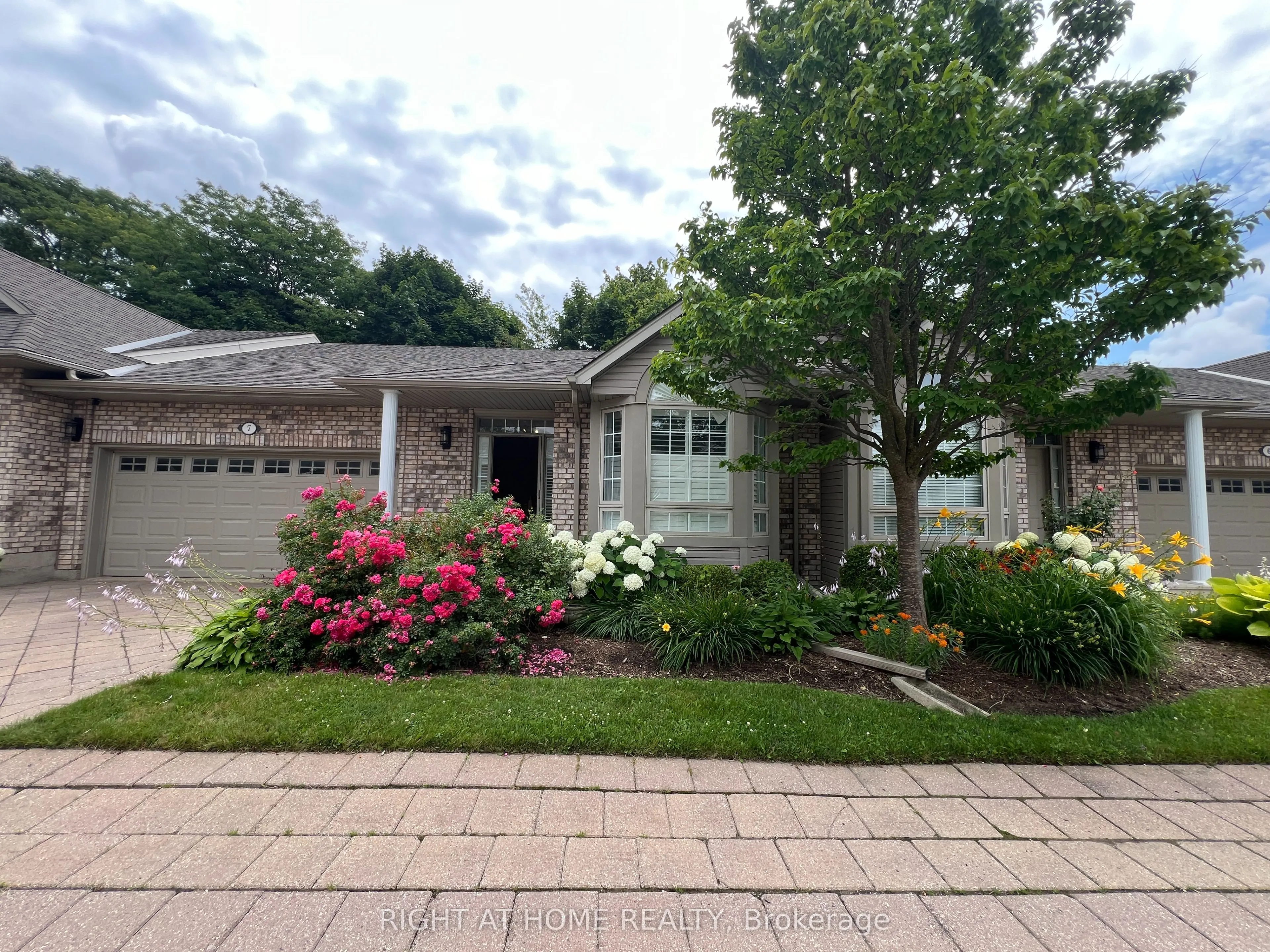 1574 Richmond Street, #7