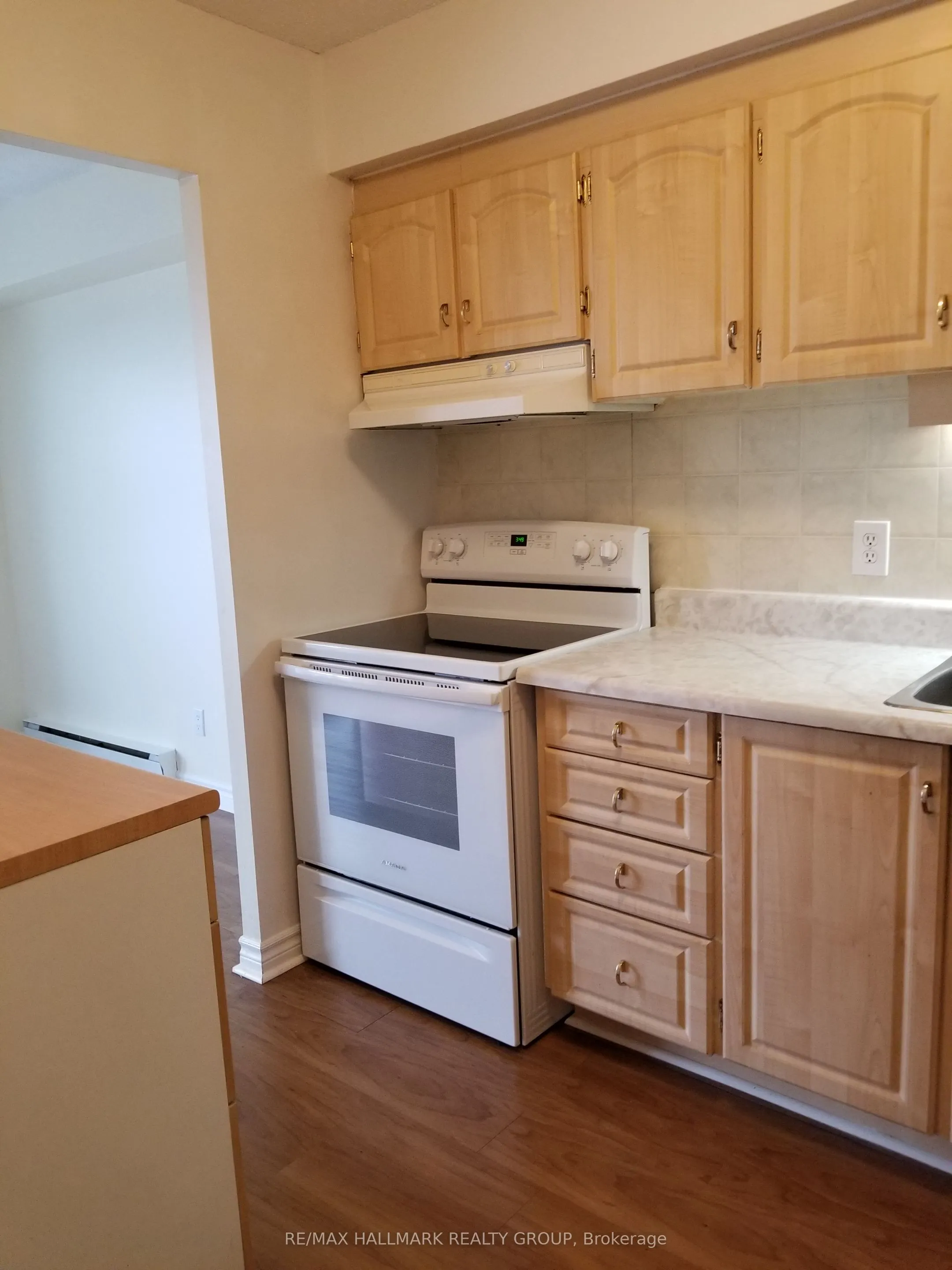158 C MCARTHUR Avenue, #1704