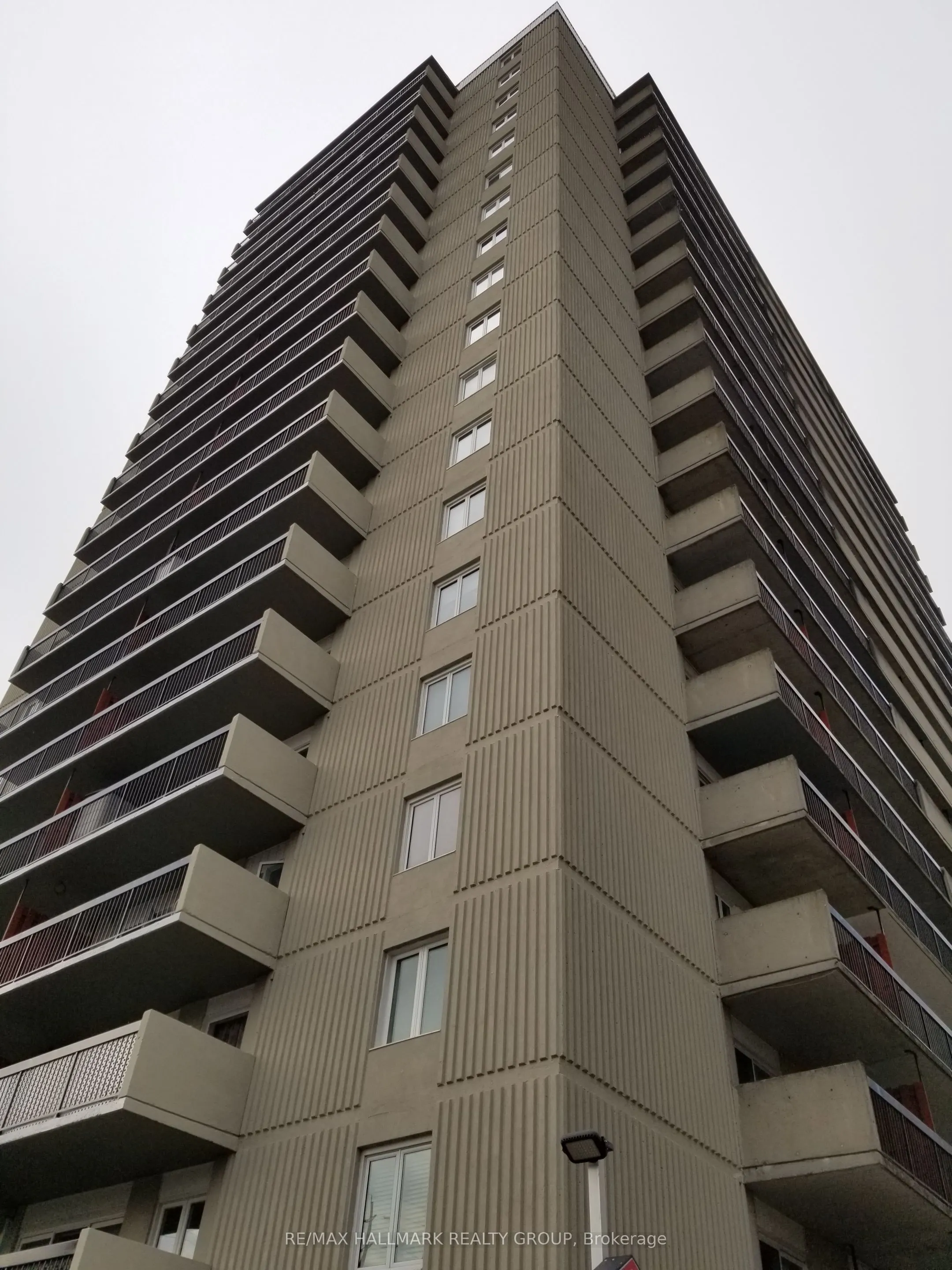 158 C MCARTHUR Avenue, #1704