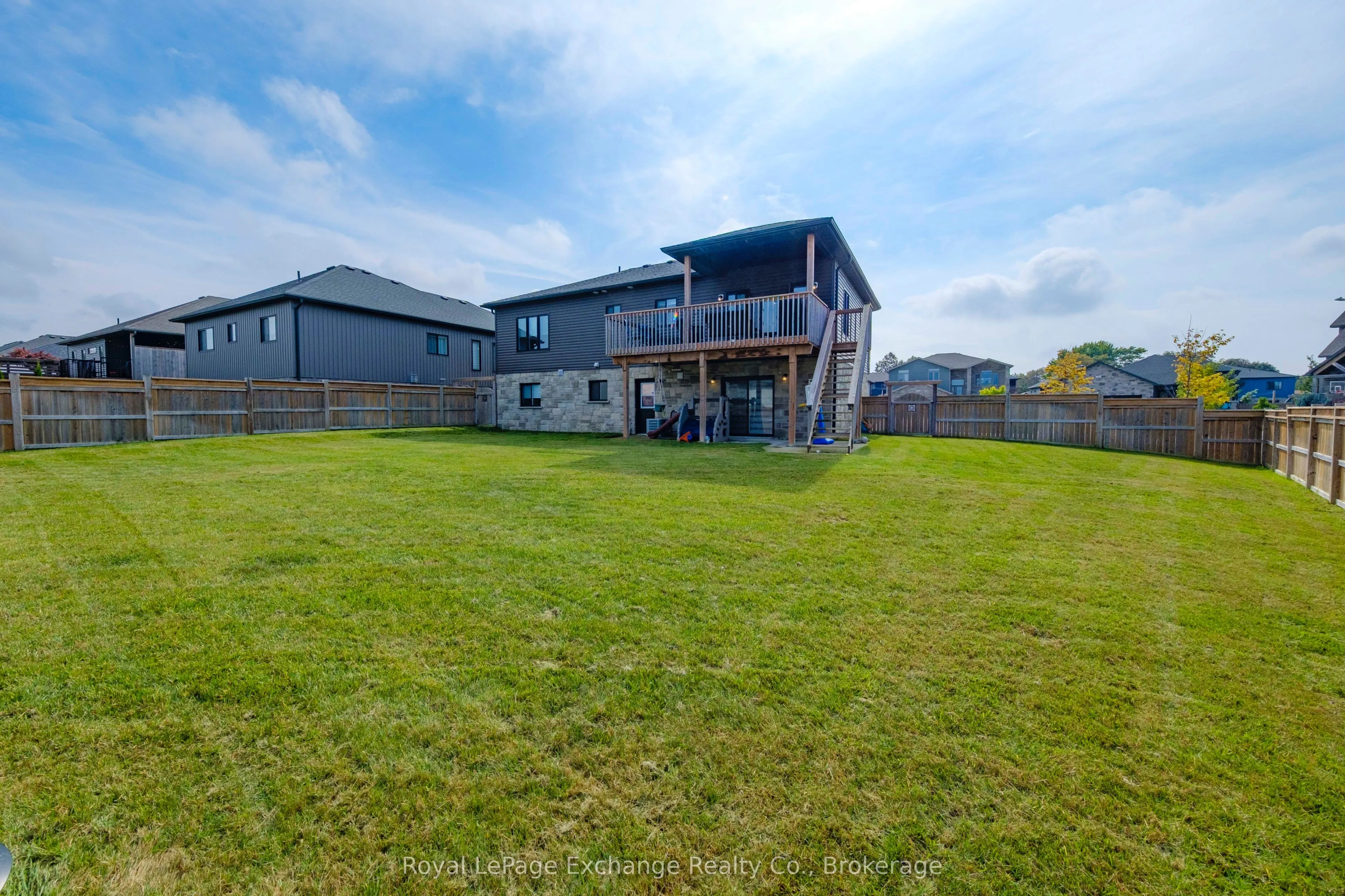 31 Lakefield Drive