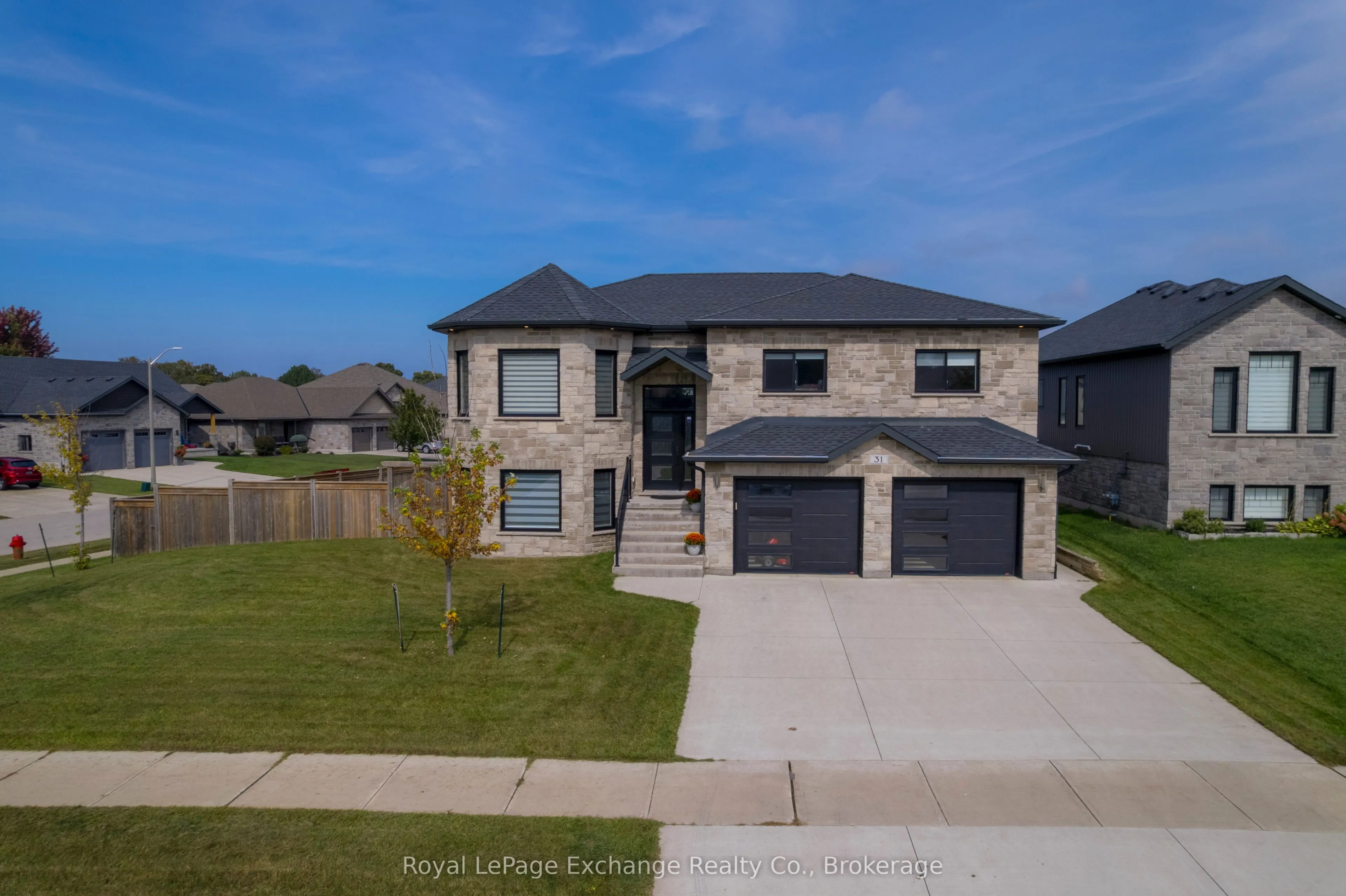 31 Lakefield Drive