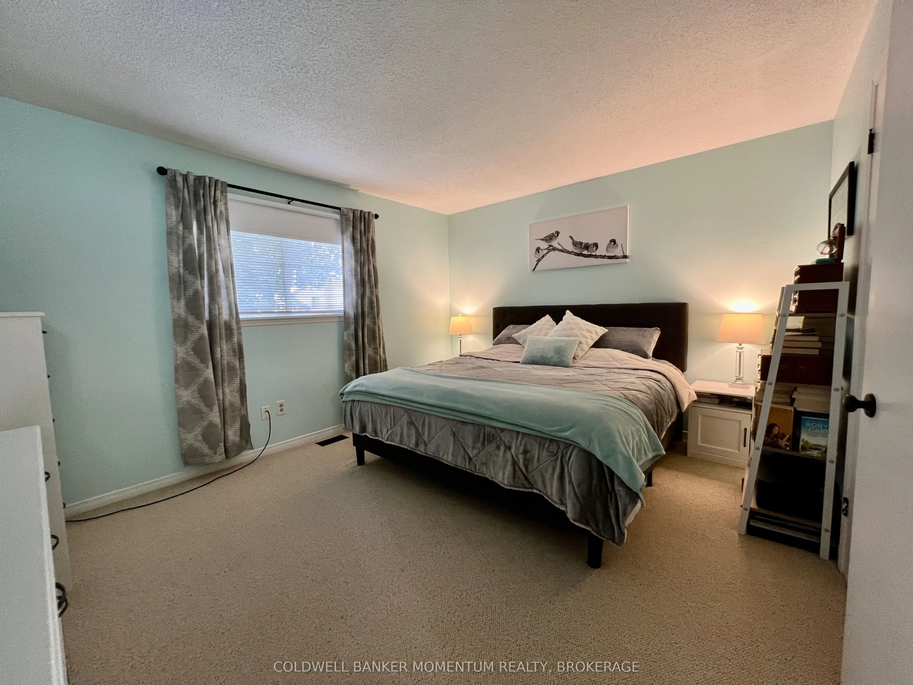 3933 Vineyard Crescent